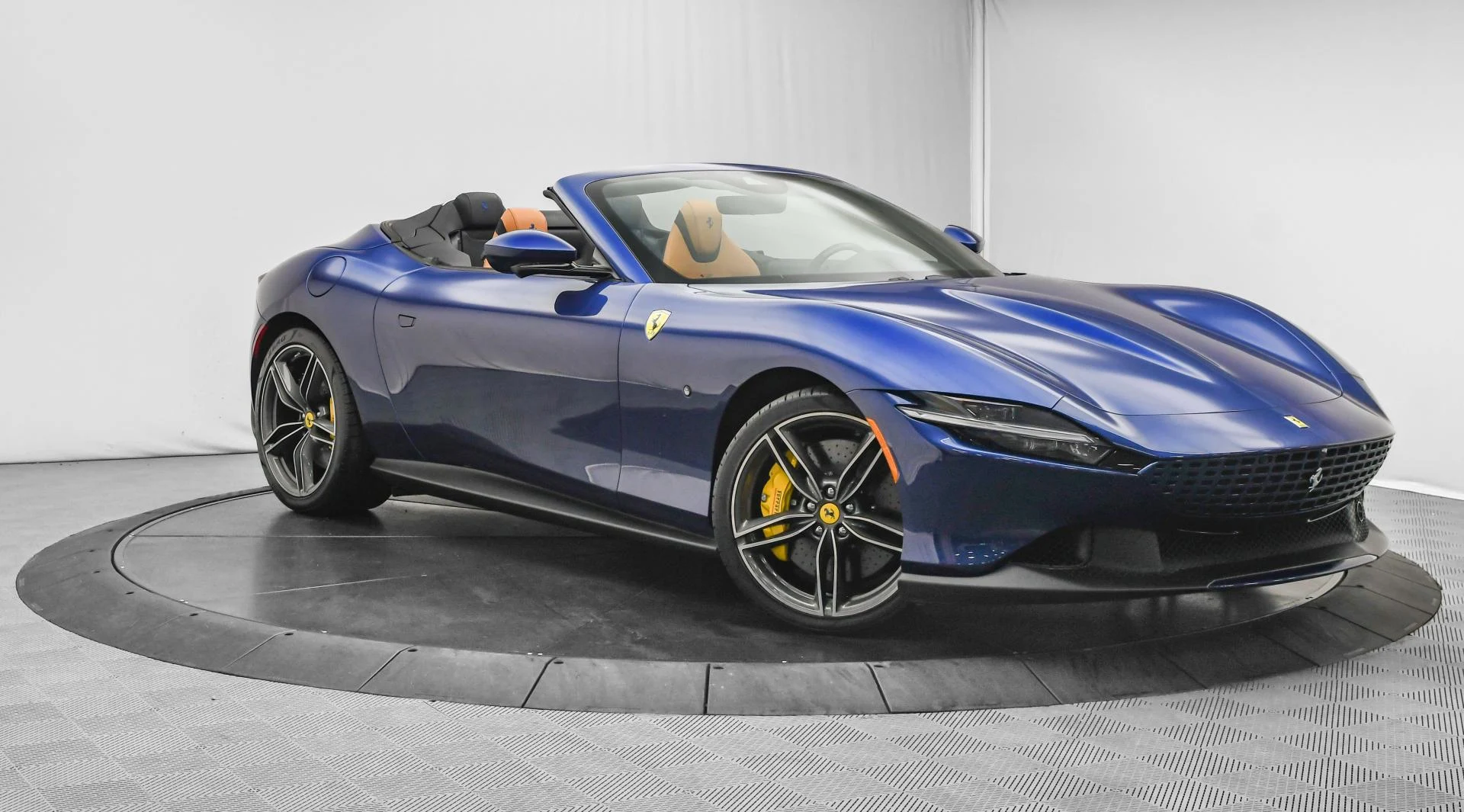 mph001_2351812156_Used_2025_Ferrari_Roma_Spider_Spider_1754640431_6c9ef5df06