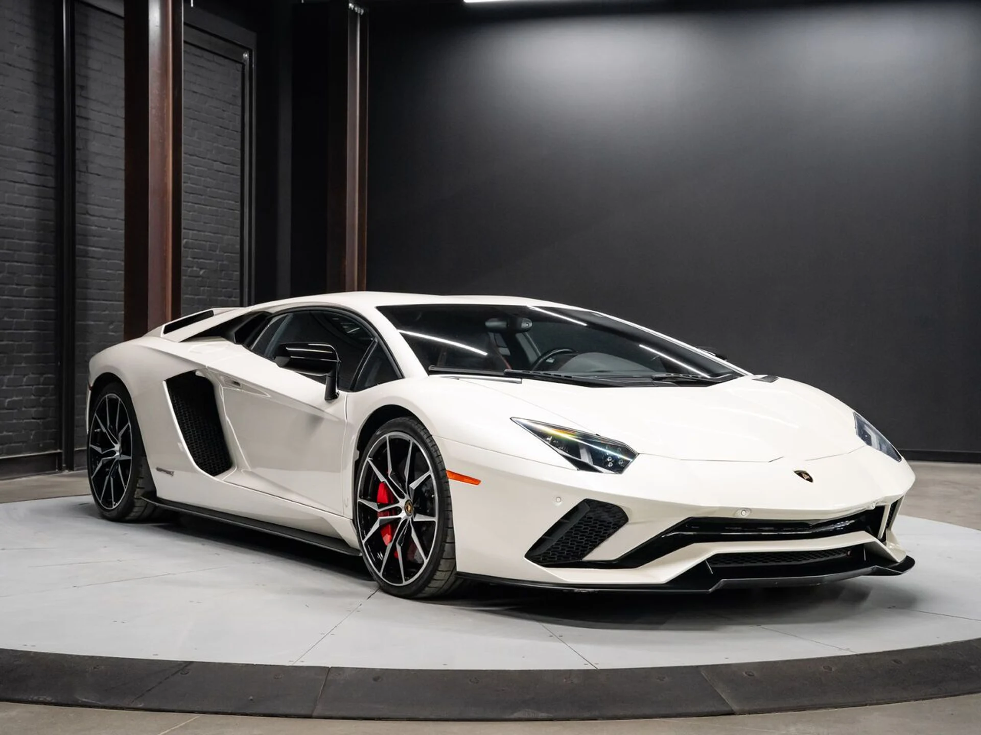 mph001_2354759019_lamborghini_aventador_2017_cf5113911c