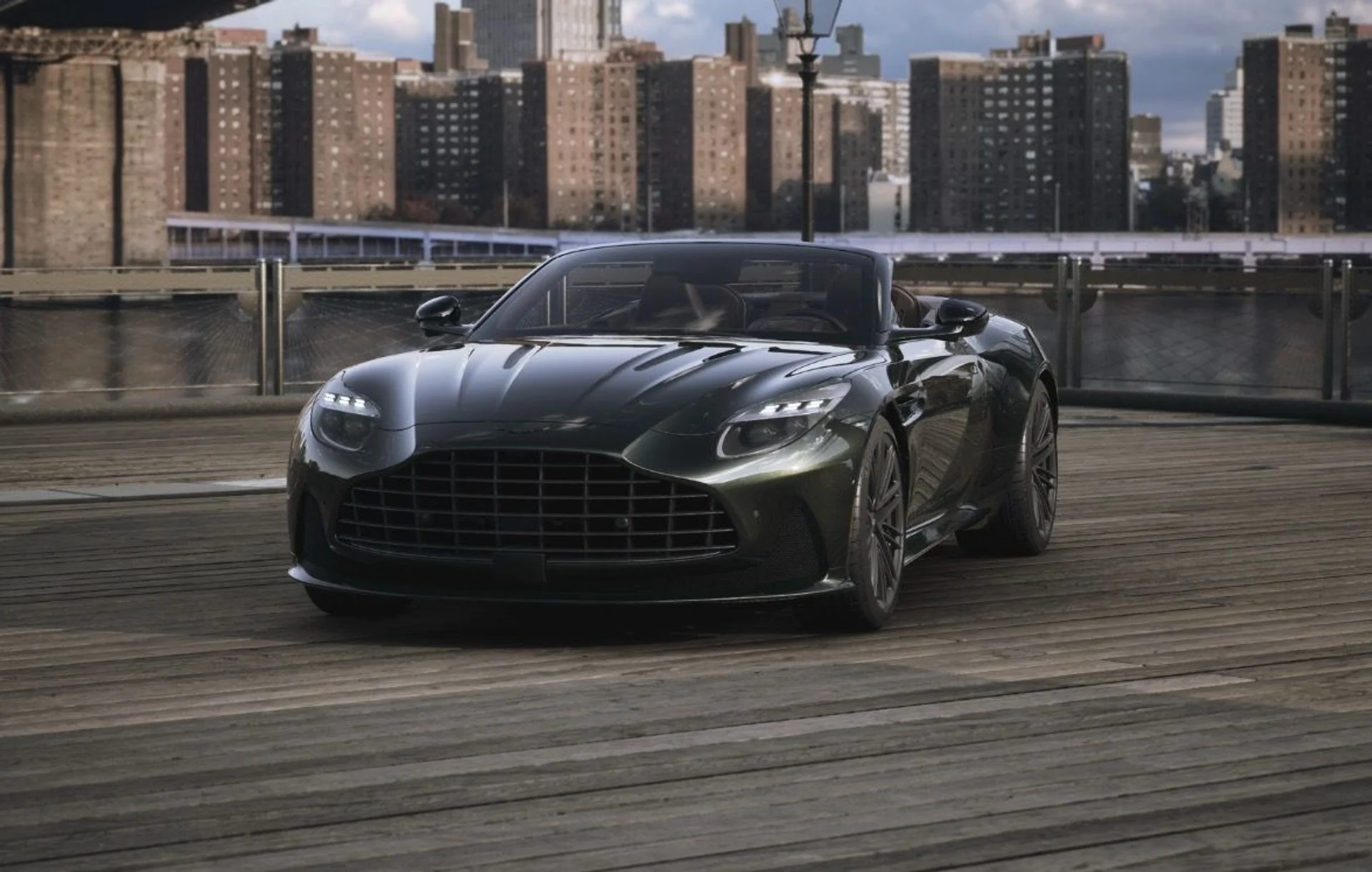mph001_2354776198_New_2026_Aston_Martin_Vantage_Roadster_68a74405e5