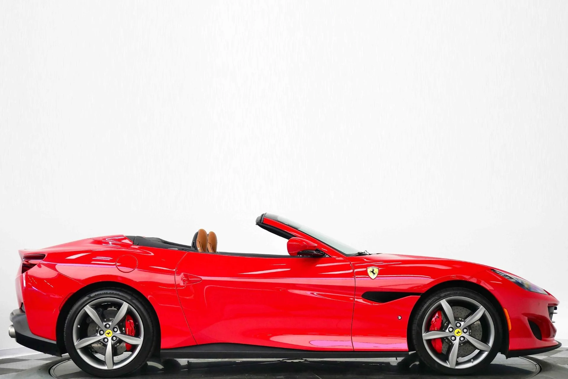 mph001_236329797_Used_2019_Ferrari_Portofino_Daytona_Seats_High_Power_Hi_Fi_Carbon_Fiber_and_Leather_Steering_Wheel_1775750946_a4075d0c7a