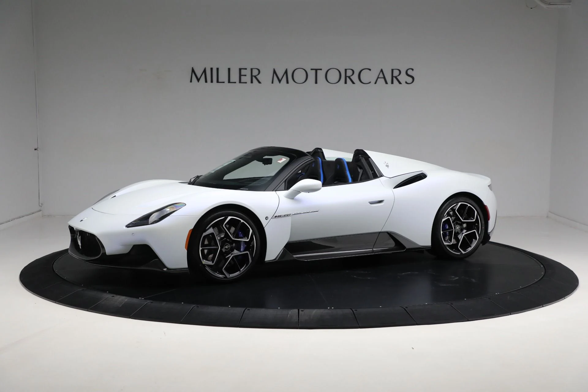 mph001_2365564295_Used_2023_Maserati_MC_20_Cielo_1728047237_4f1813a270