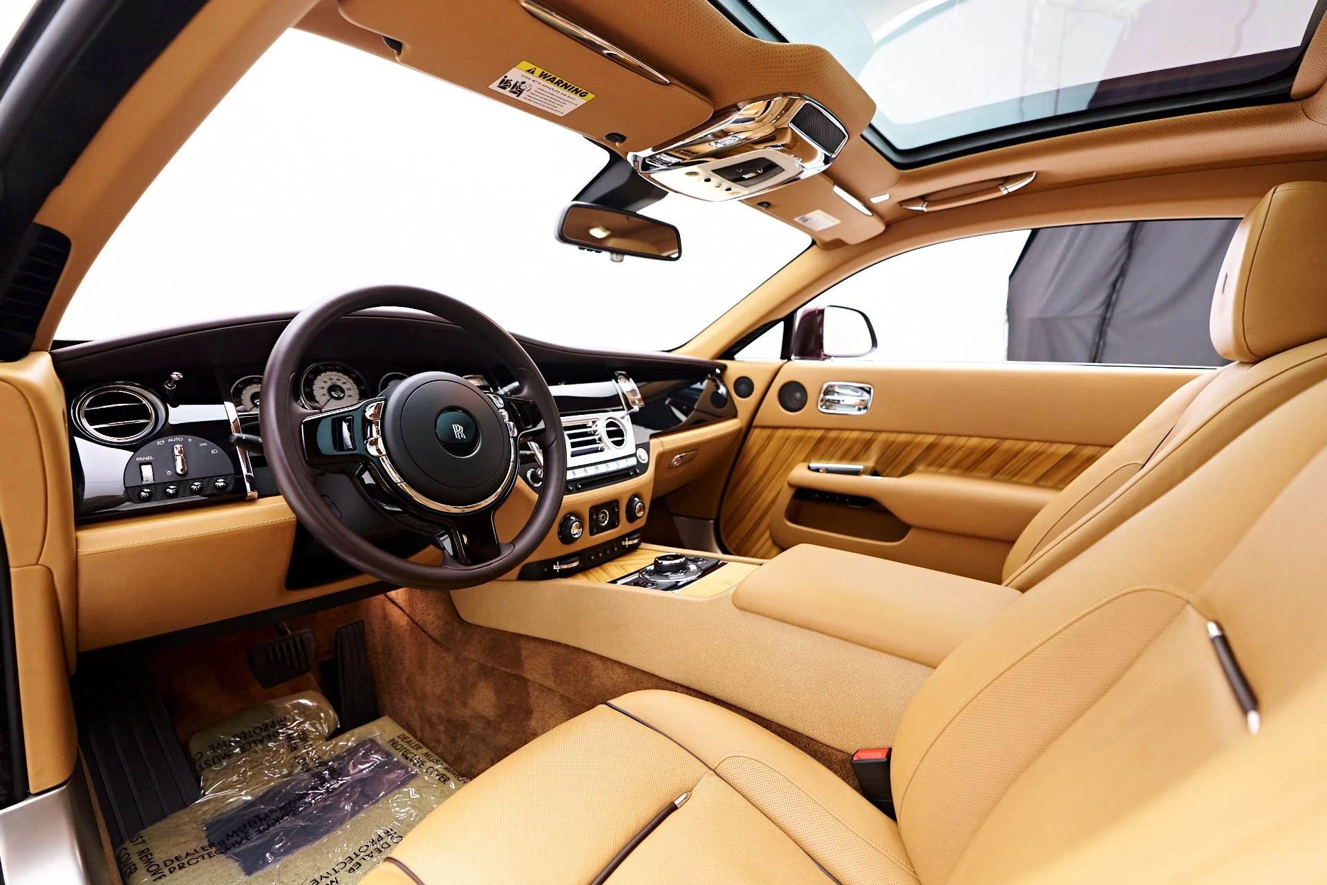 mph001_237292990_Used_2015_Rolls_Royce_Wraith_Base_1757113570_1beea25257
