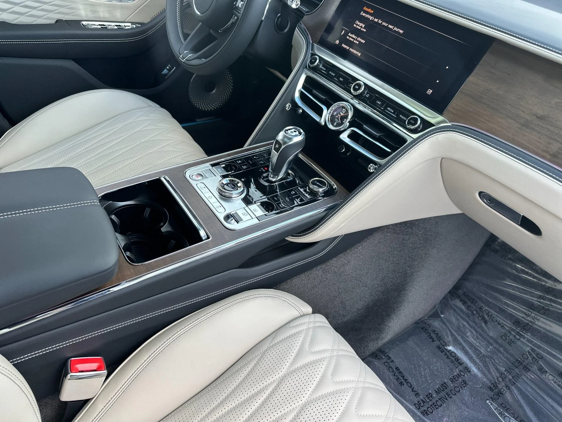 mph001_2380747324_New_2026_Bentley_Flying_Spur_1760604609_80458360c4