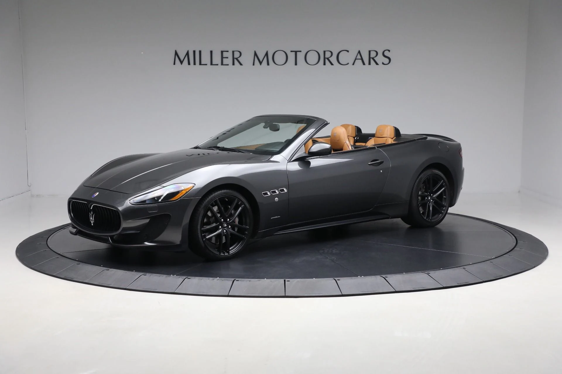 mph001_2384458116_Used_2015_Maserati_Gran_Turismo_86f6f36cdb