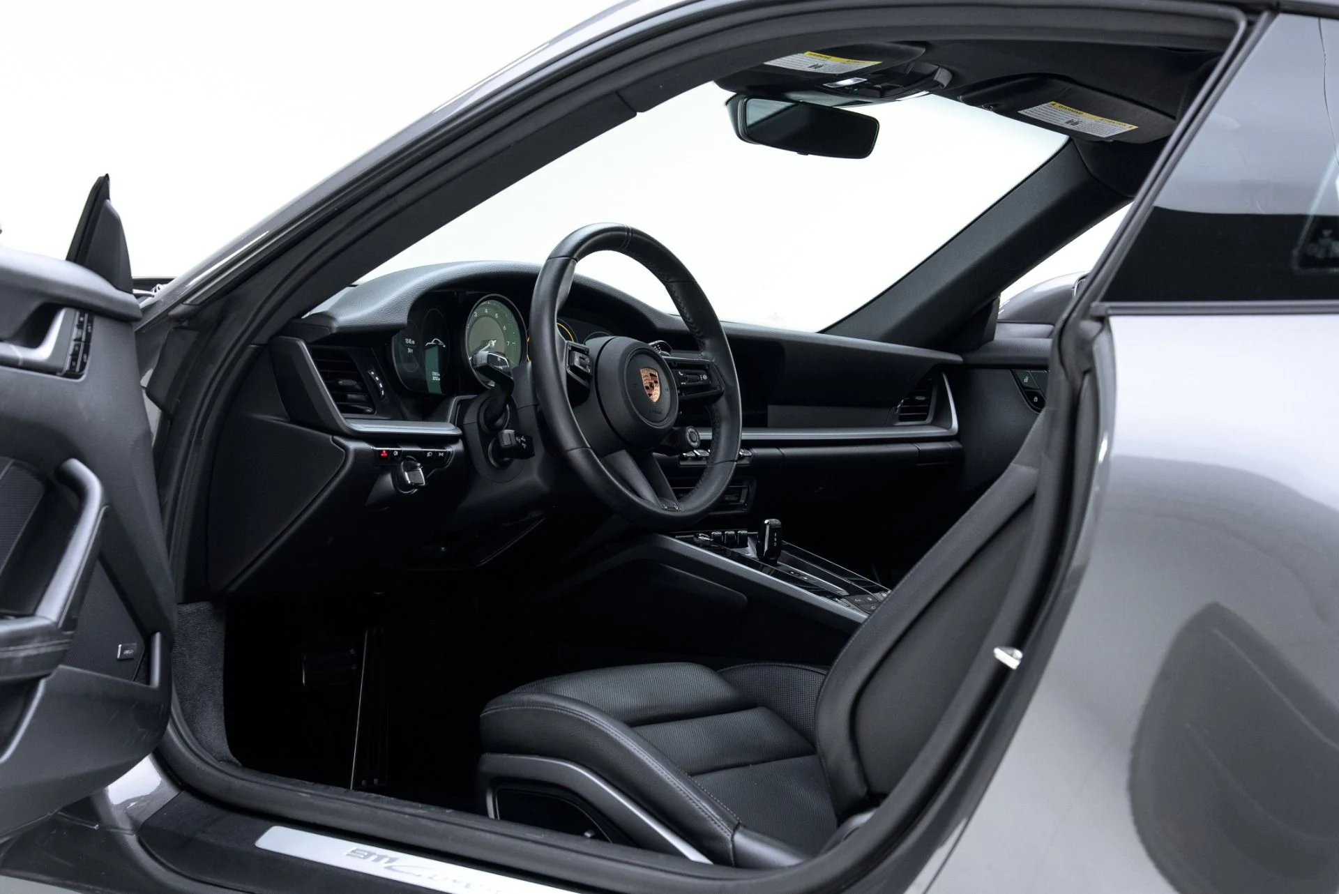 mph001_2385272480_Used_2020_Porsche_911_Carrera_1775067552_ee08b07377