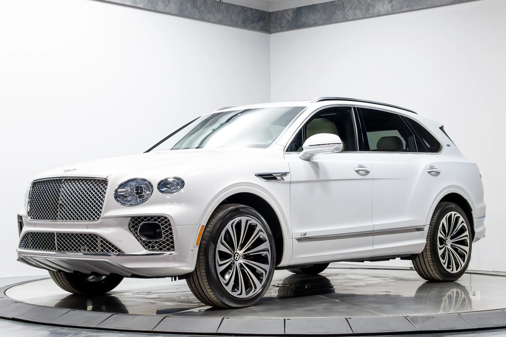 mph001_2386801012_Used_2021_Bentley_Bentayga_V8_First_Edition_1774291657_96a73a5f1a