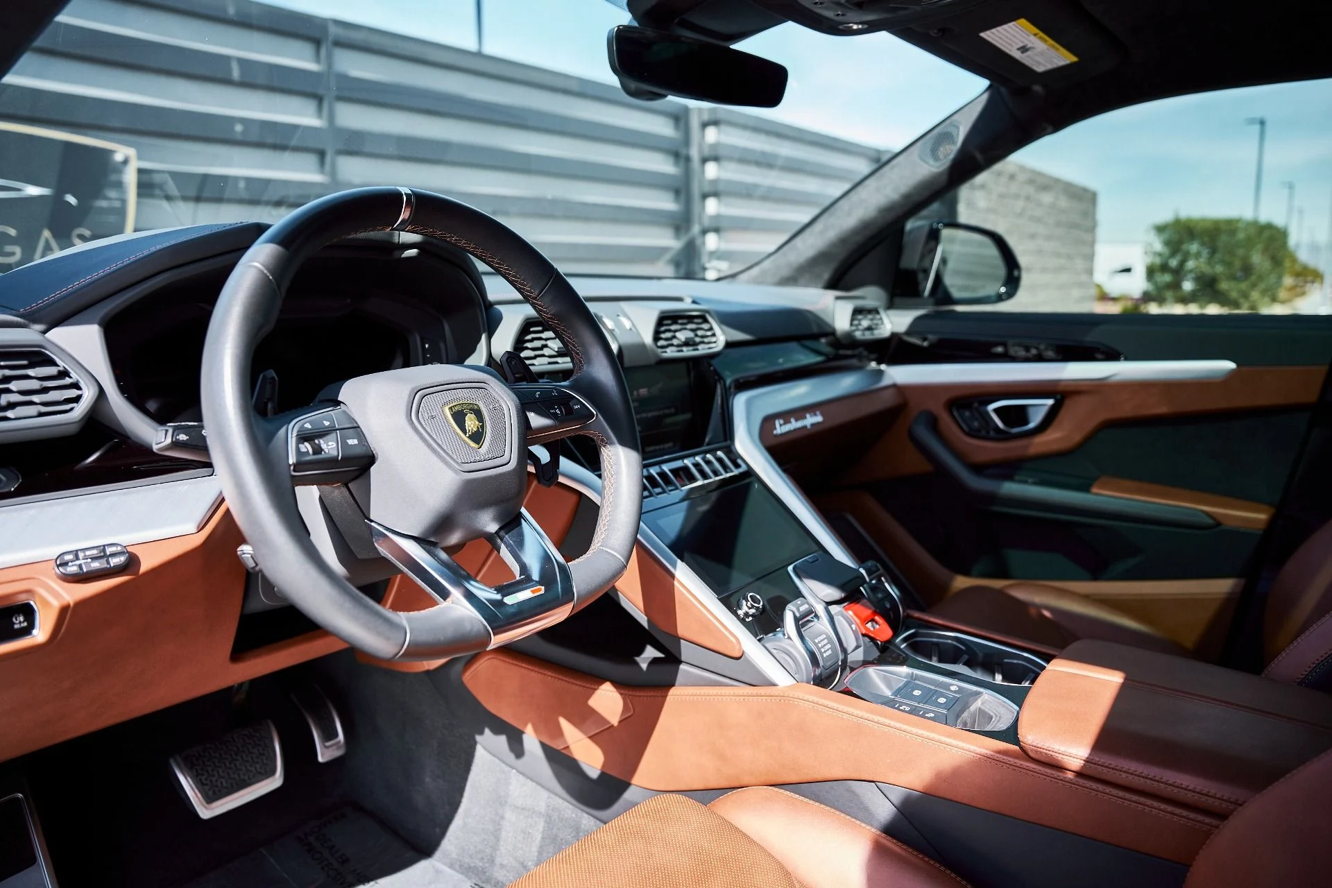 mph001_2391347808_Used_2023_Lamborghini_Urus_S_1771891263_583fd7a2be