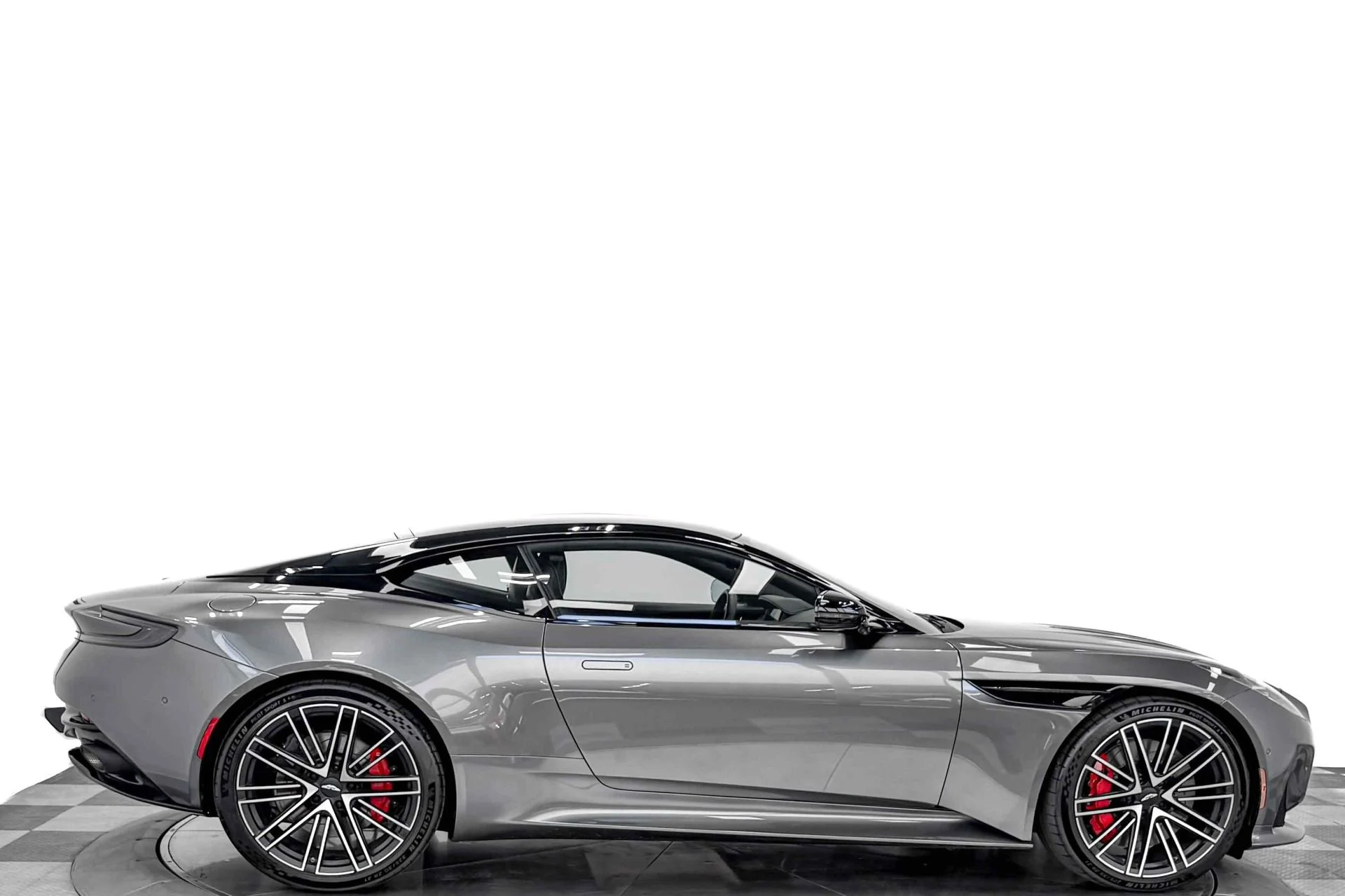 mph001_2395128797_Used_2024_Aston_Martin_DB_12_V8_Inspire_Sport_Interior_671_Horsepower_Low_M_Iles_1784830647_d88cc00b88