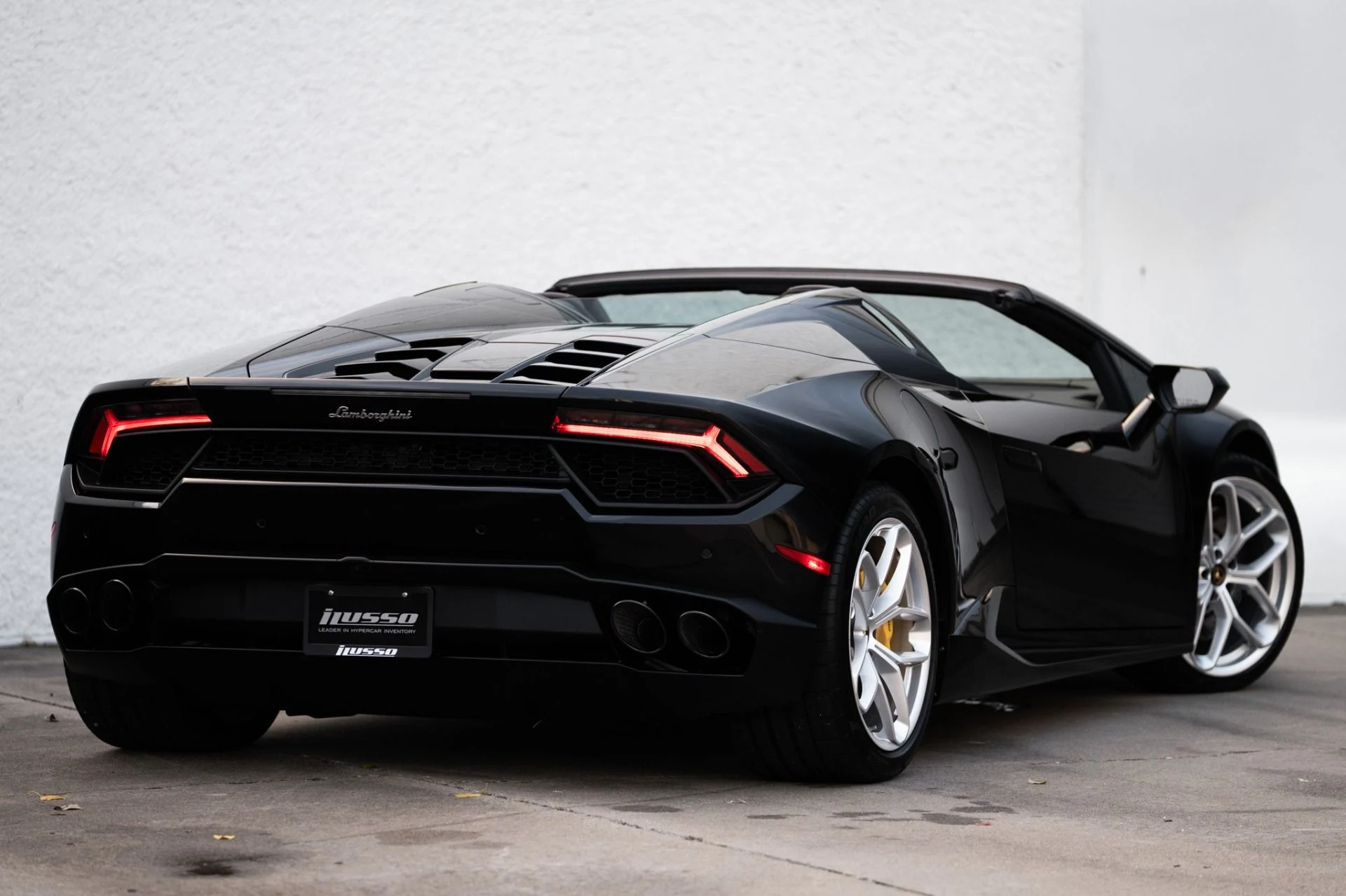 mph001_2400159055_Used_2017_Lamborghini_Huracan_LP_580_2_Spyder_1766447716_26c59639fc