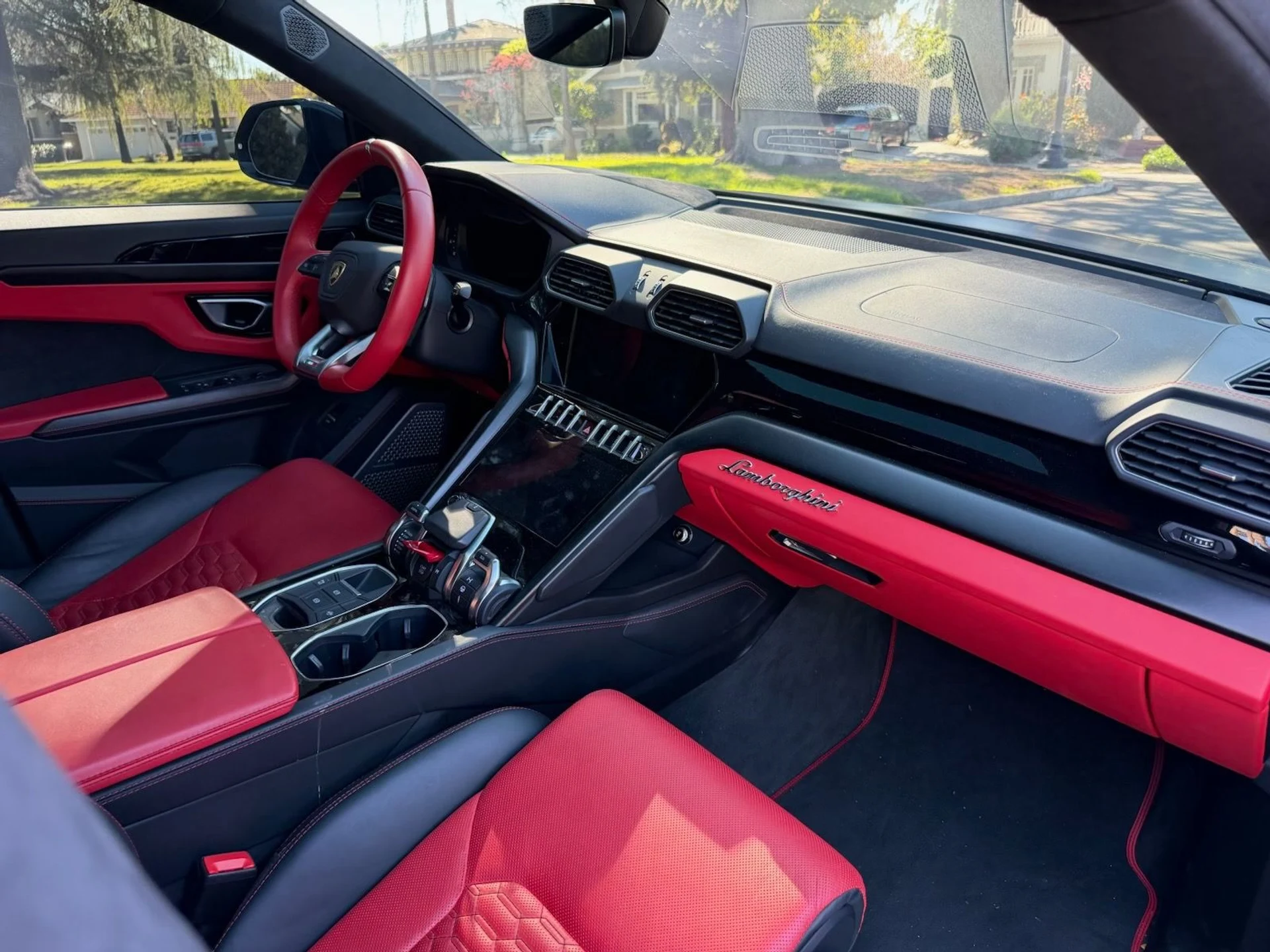 mph001_2400671376_Used_2022_Lamborghini_Urus_1773427835_47d9af3cbb