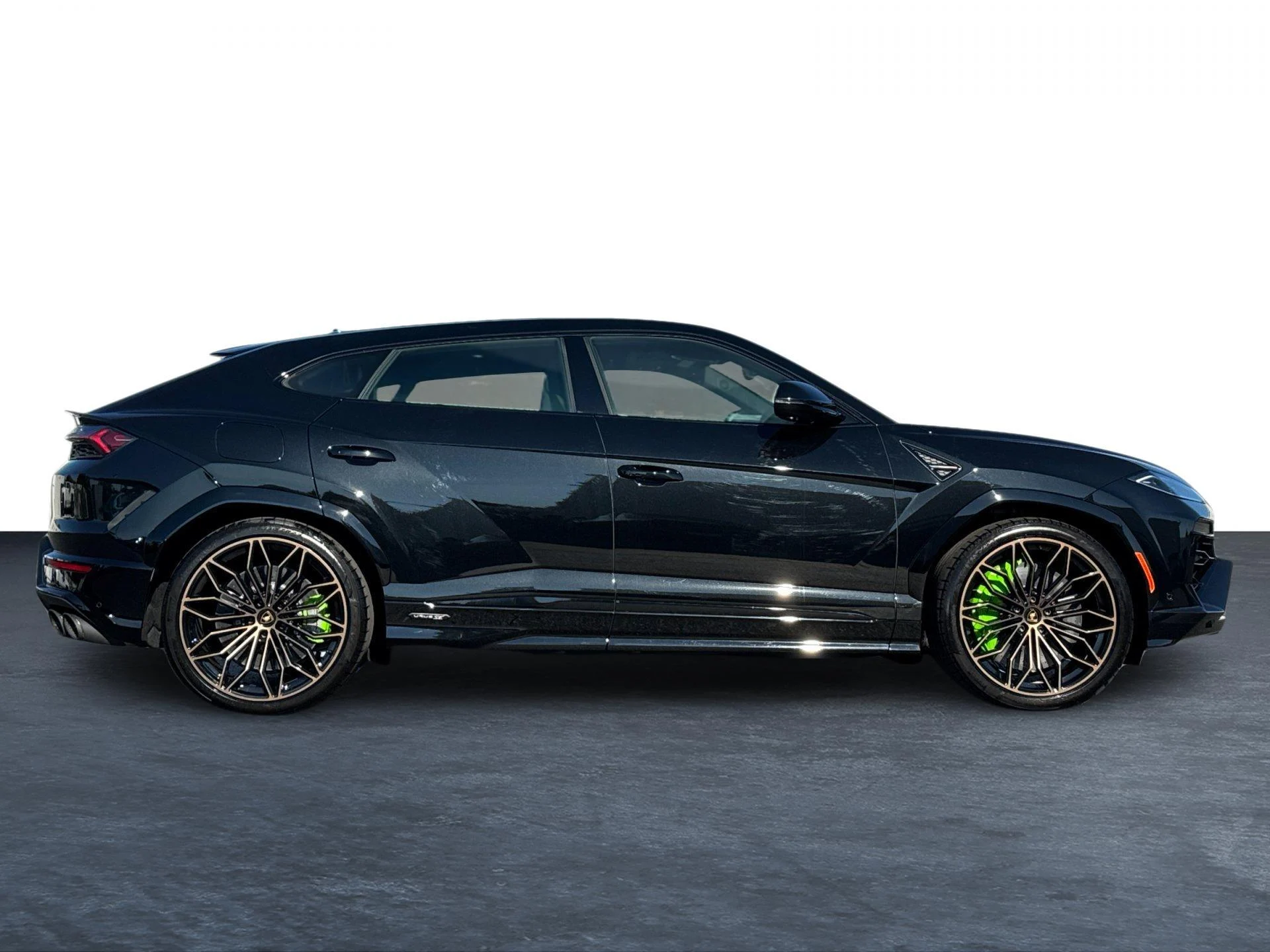 mph001_2404525350_New_2025_Lamborghini_Urus_SE_1755094436_407912e246