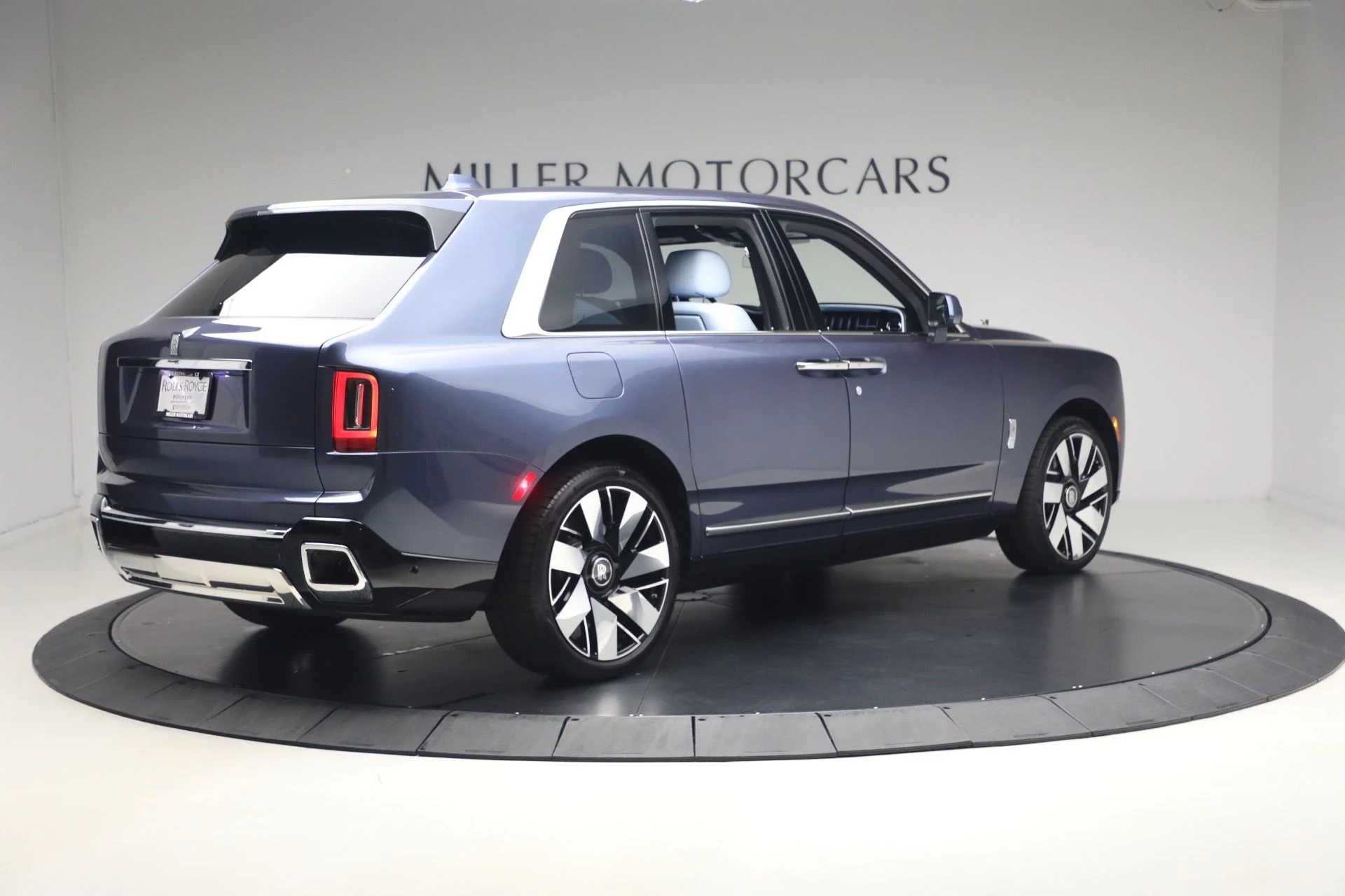 mph001_2413273872_Used_2025_Rolls_Royce_Cullinan_83201283bf