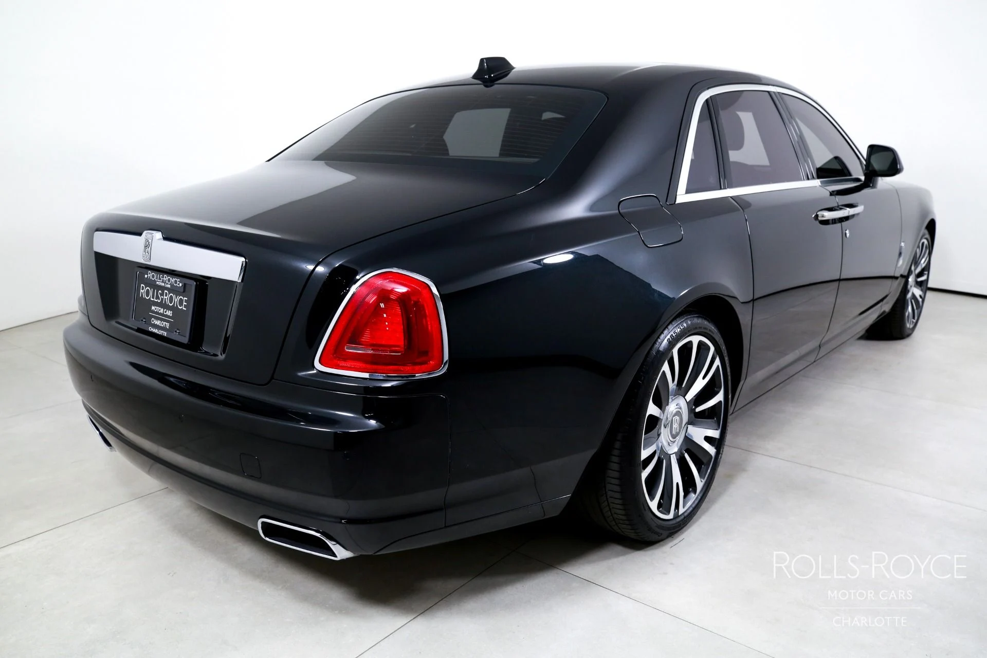 mph001_2423970851_Used_2019_Rolls_Royce_Ghost_1769449572_357dae9637