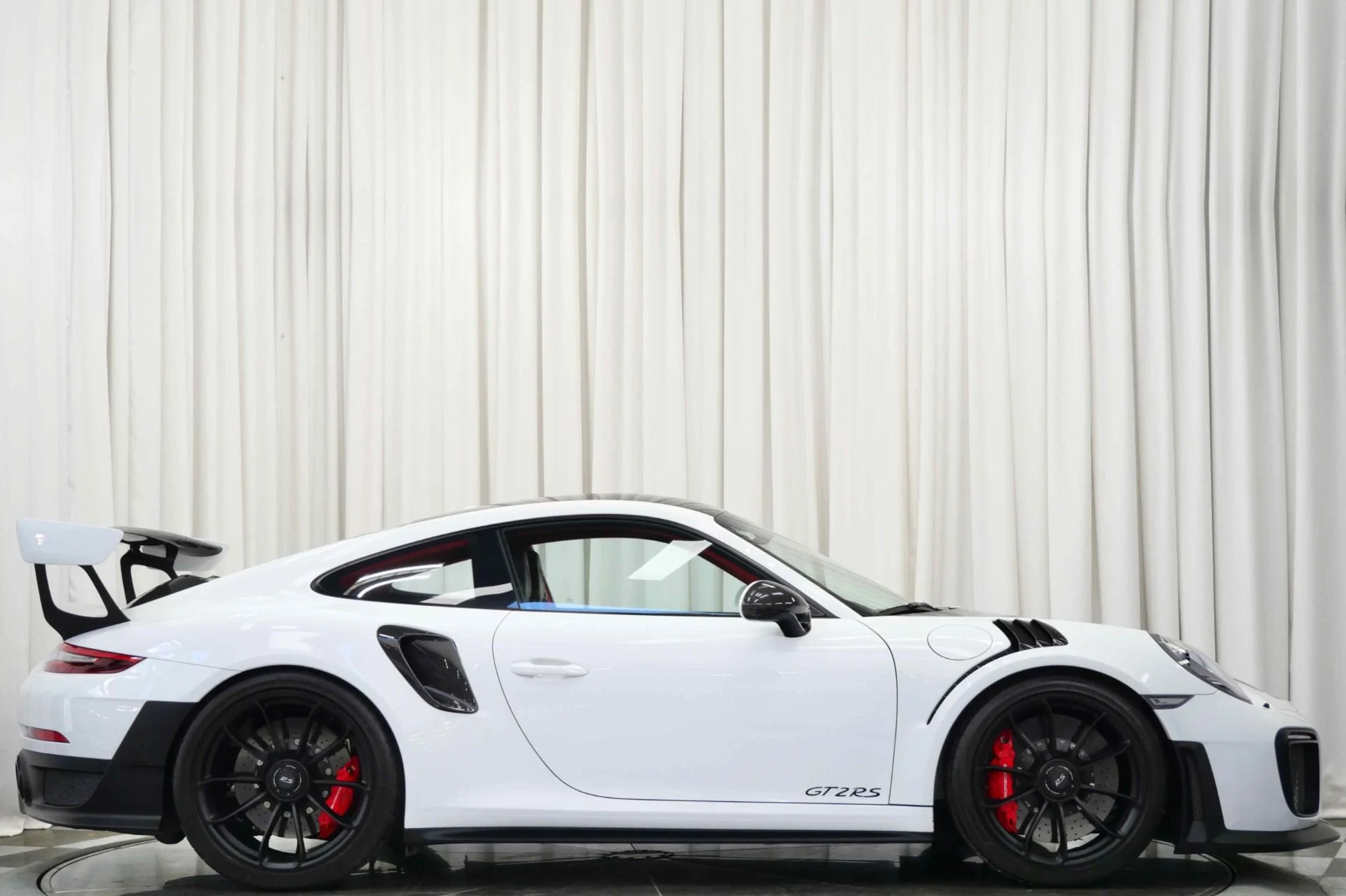 mph001_2426976392_Used_2018_Porsche_911_GT_2_RS_Weissach_1756311702_f0893325a6