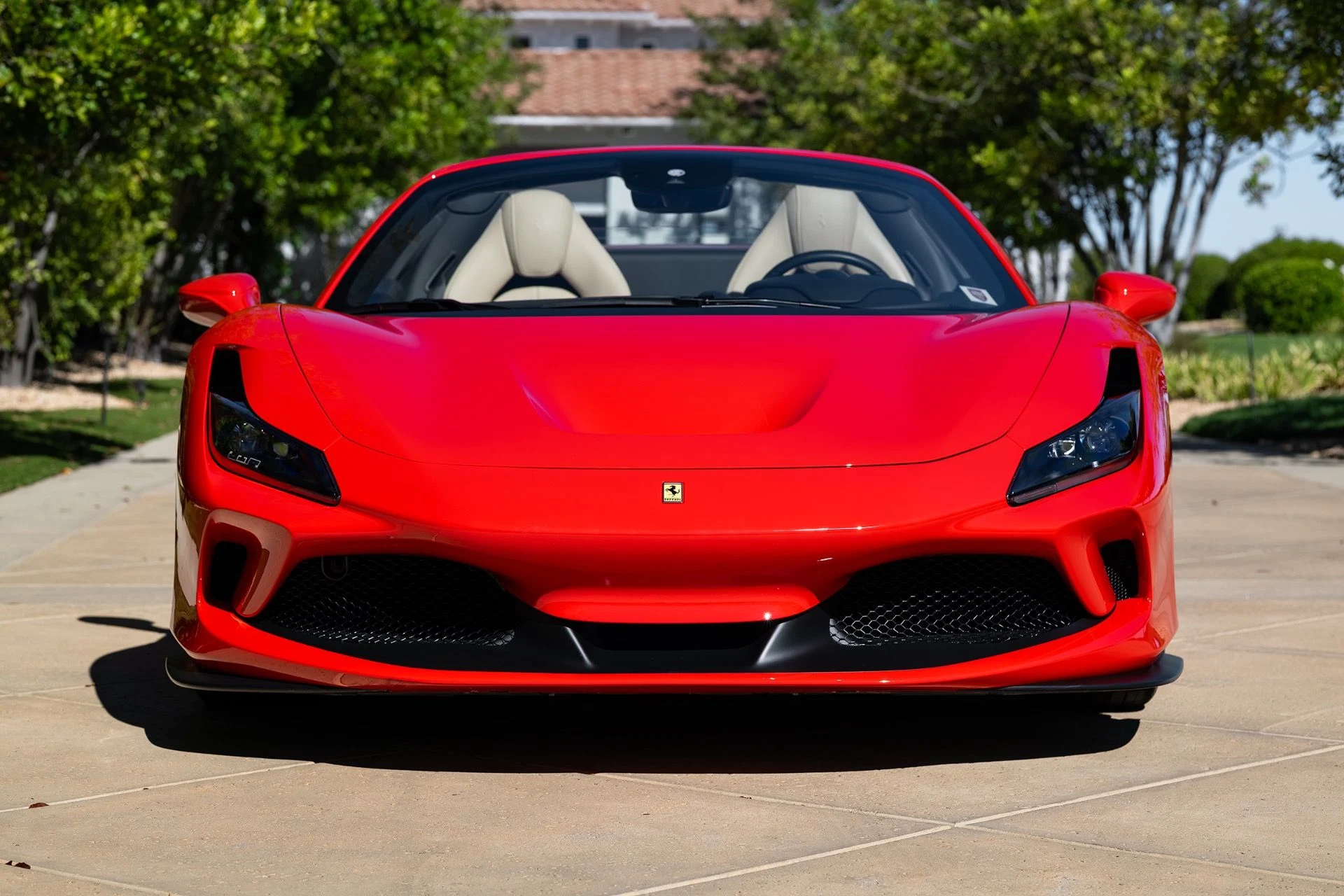 mph001_2427060109_Used_2022_Ferrari_F8_Spider_1791574017_6b5ee7ef89
