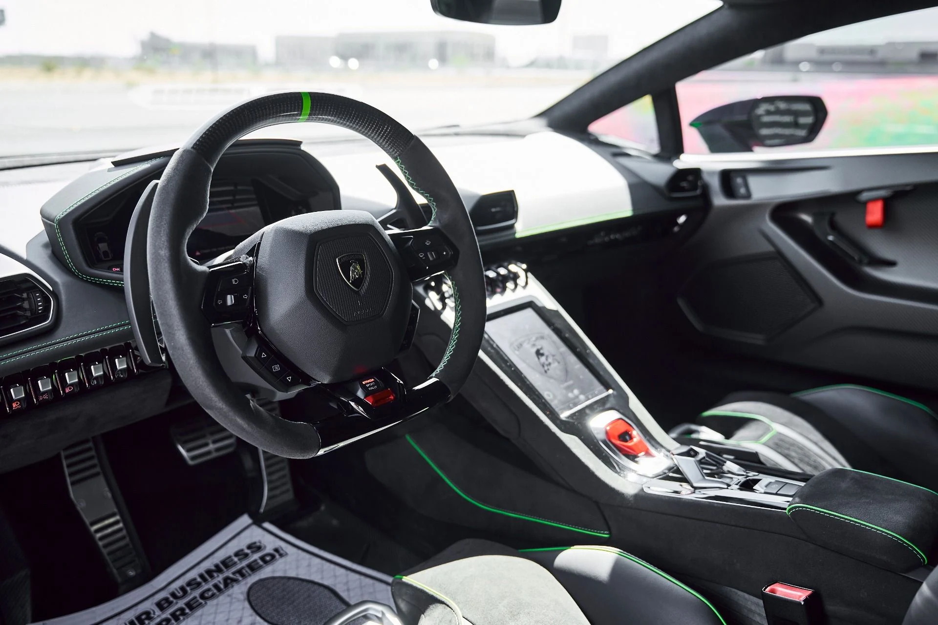 mph001_2430714486_Used_2024_Lamborghini_Huracan_Sterrato_Base_1774300036_054a317491