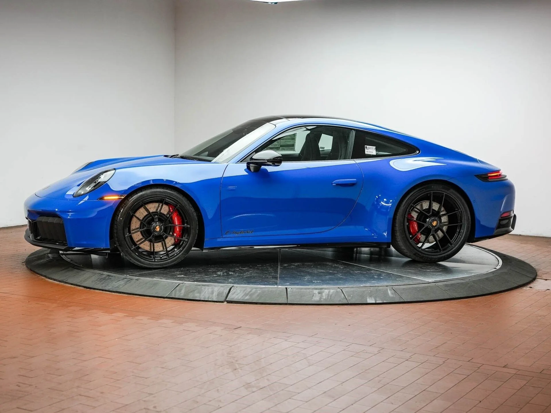 mph001_2433892247_fbaceba2a961a4066f6dd3541e90c557x_e0be7caeac