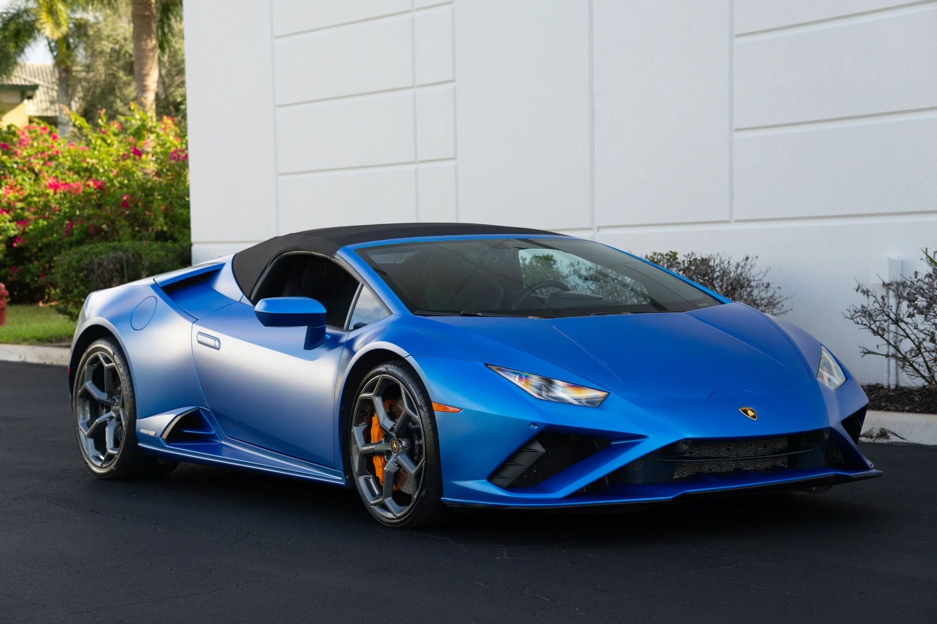 mph001_2438124704_Used_2023_Lamborghini_Huracan_EVO_Spyder_1763055563_cde75fdb98