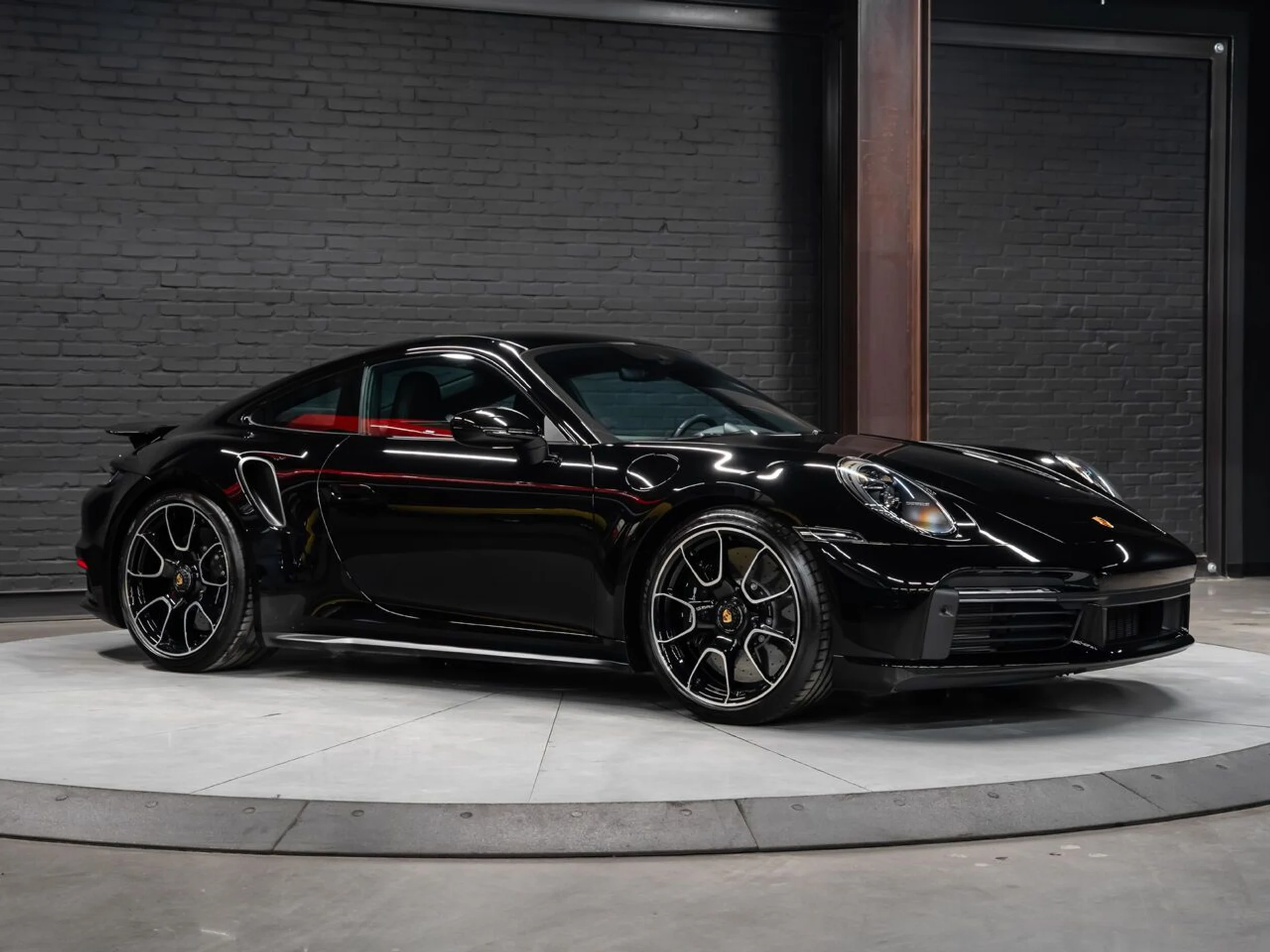 mph001_2440097987_porsche_911_2022_ca245e6e14