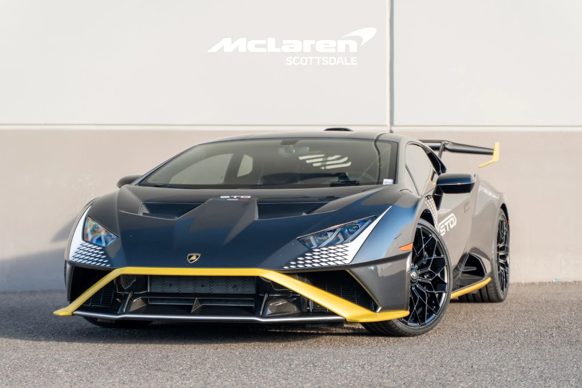mph001_244051081_Used_2022_LAMBORGHINI_HURACAN_STO_STO_1768681027_d62f75aa56