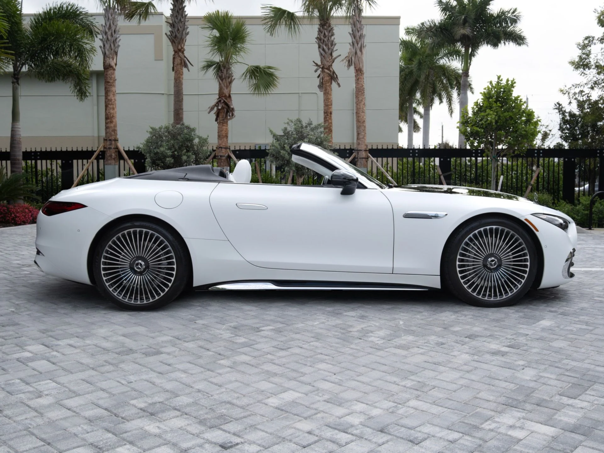 mph001_2440955890_Used_2026_Mercedes_Benz_SL_Maybach_SL_680_Monogram_Series_1775231645_4397715a67