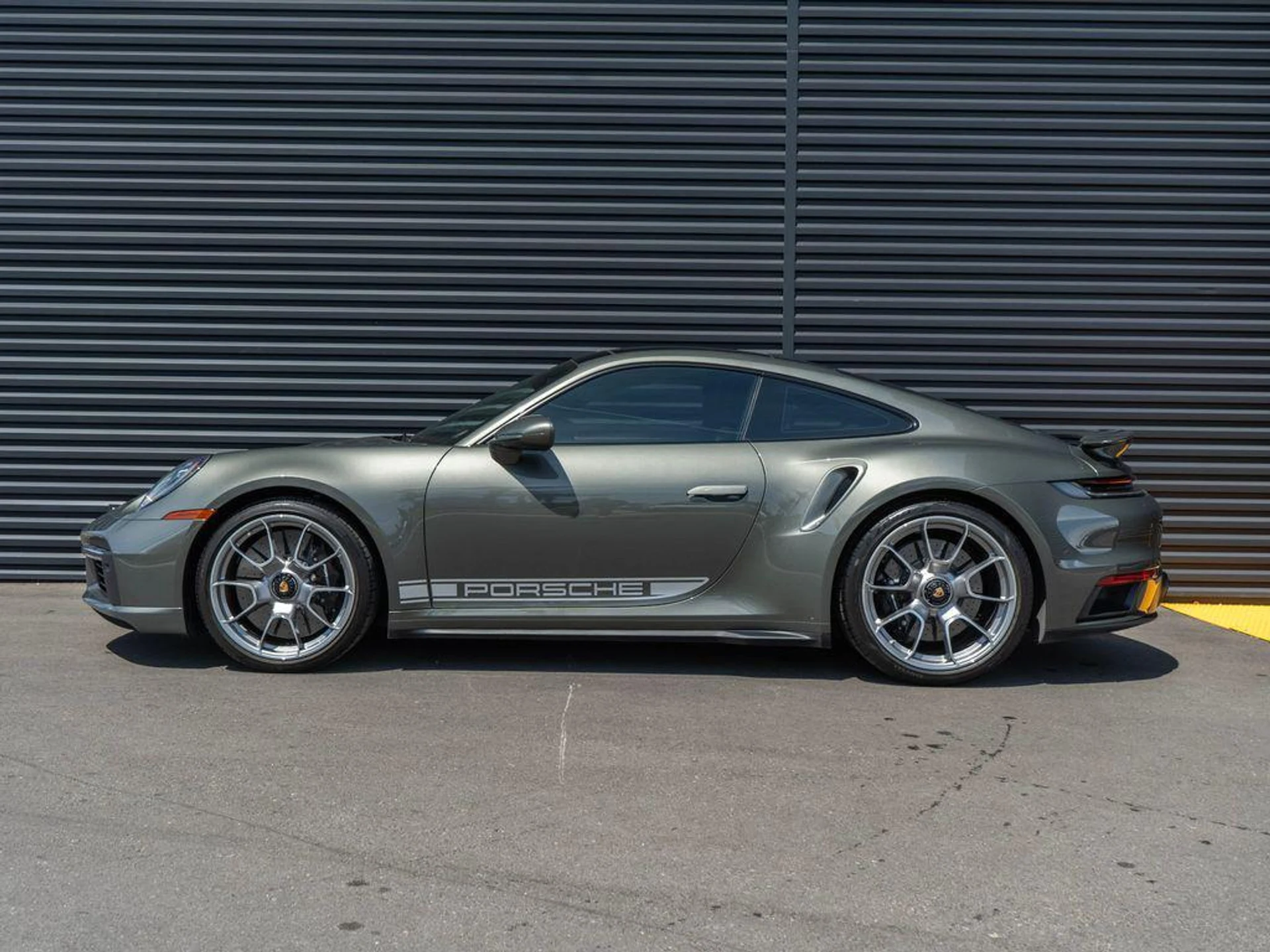 mph001_2442615411_za_D9_OH_Ns22egew_DYH_003_IH_7y_Y_98624168de