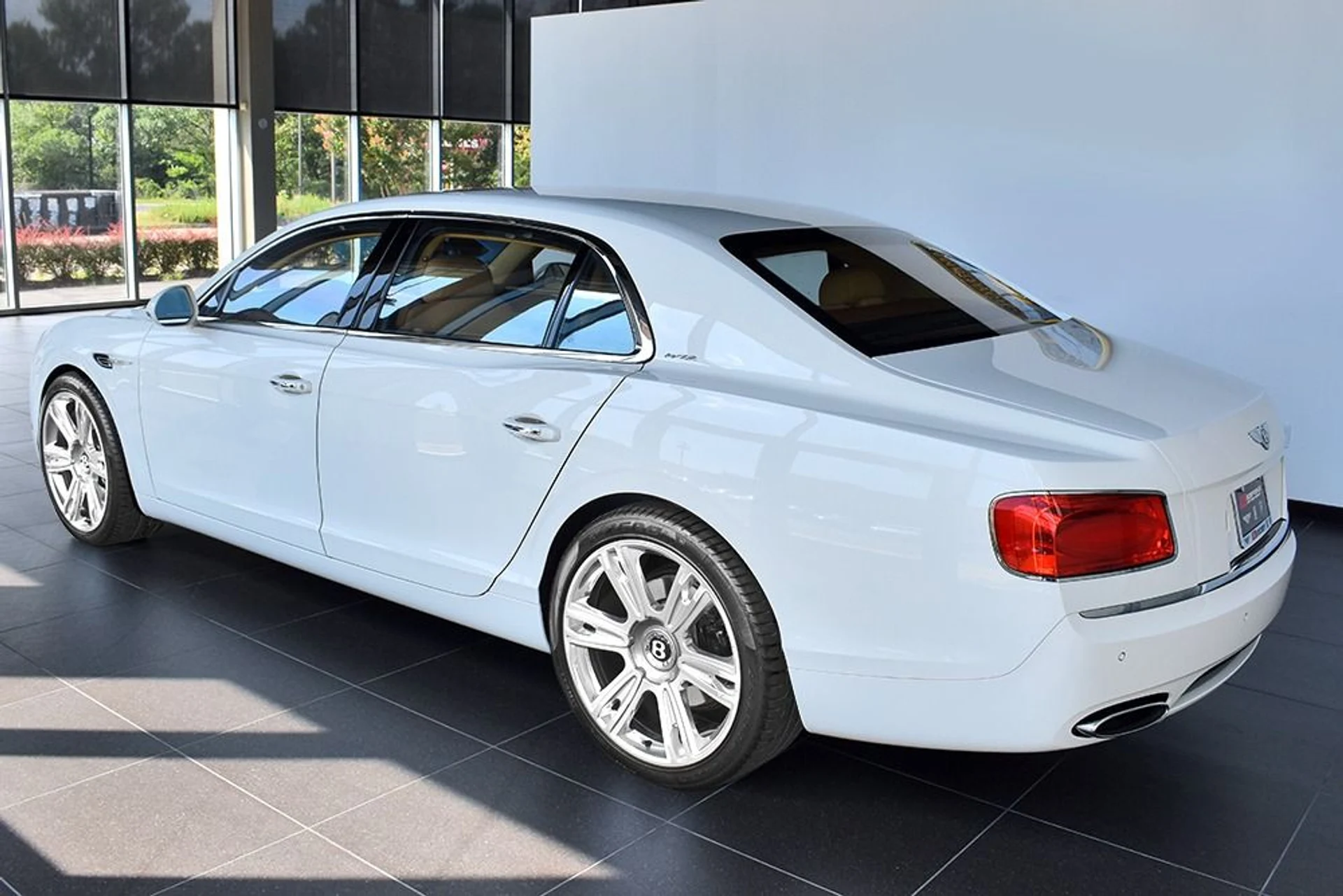 mph001_2443280368_Used_2014_Bentley_Flying_Spur_1536178126_a3cd0026b1