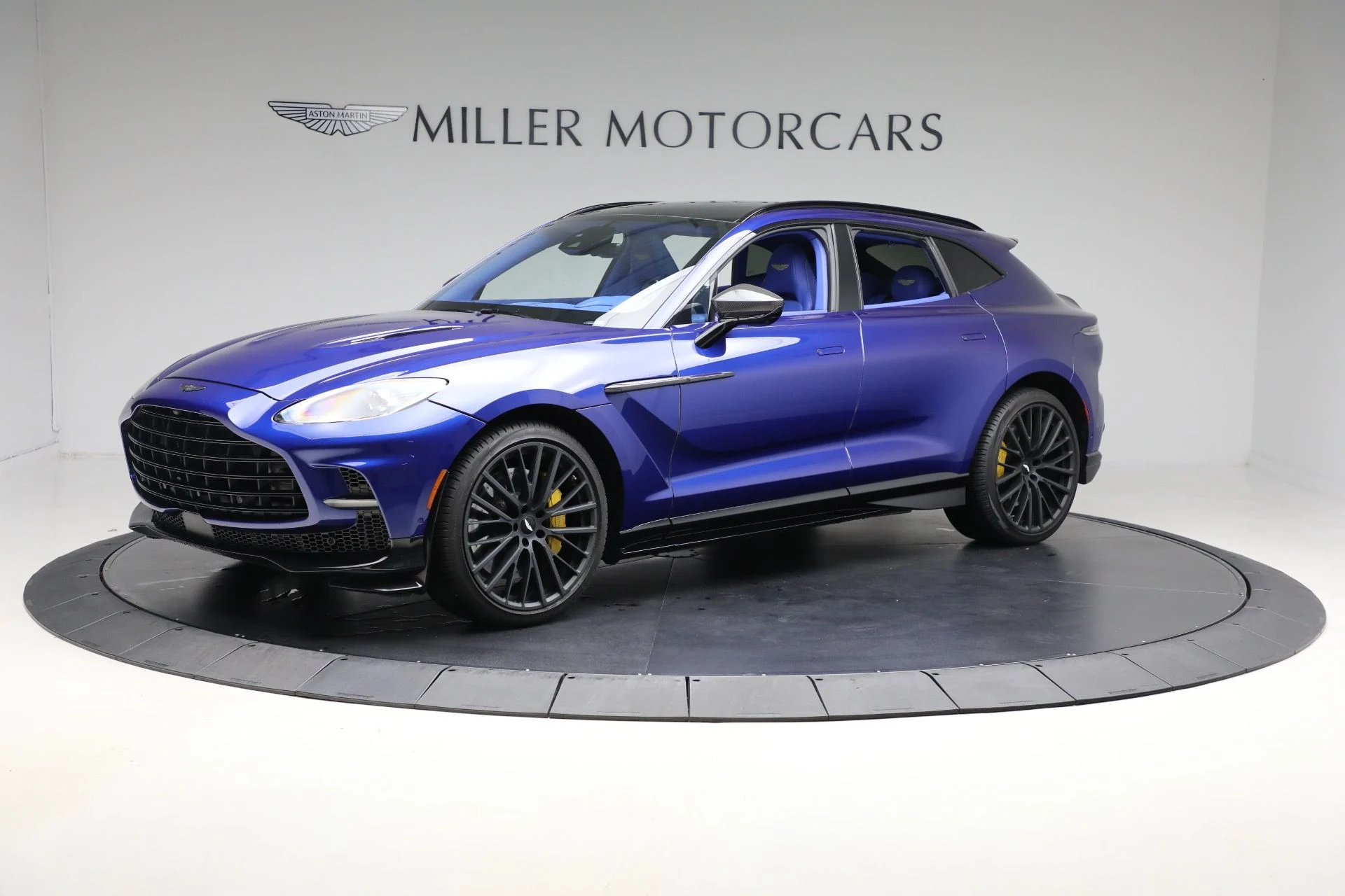 mph001_245012372_Used_2024_Aston_Martin_DBX_707_1761409470_f486fe945b