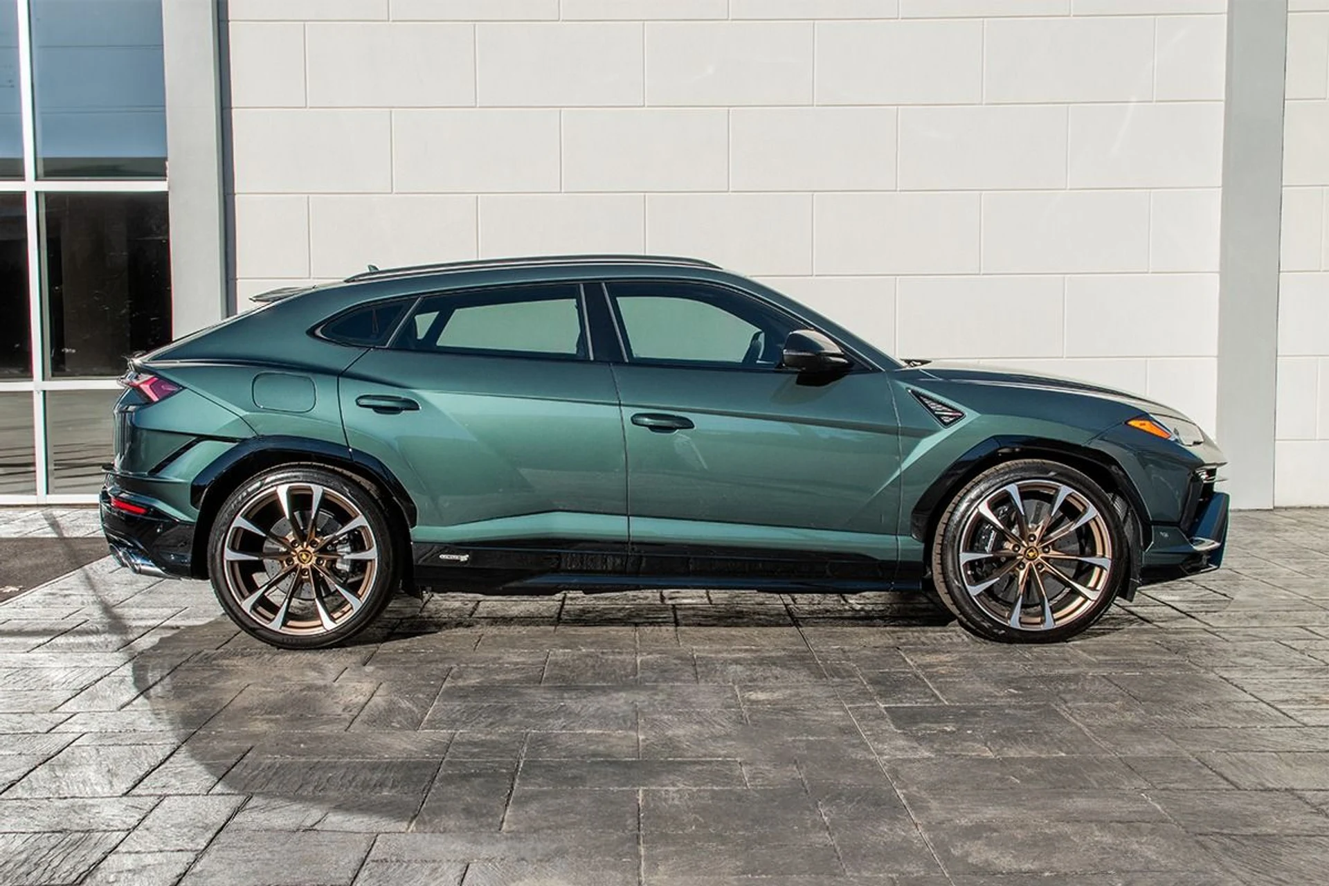 mph001_2450797674_Used_2024_Lamborghini_Urus_S_1769870787_8d4c48b7f7