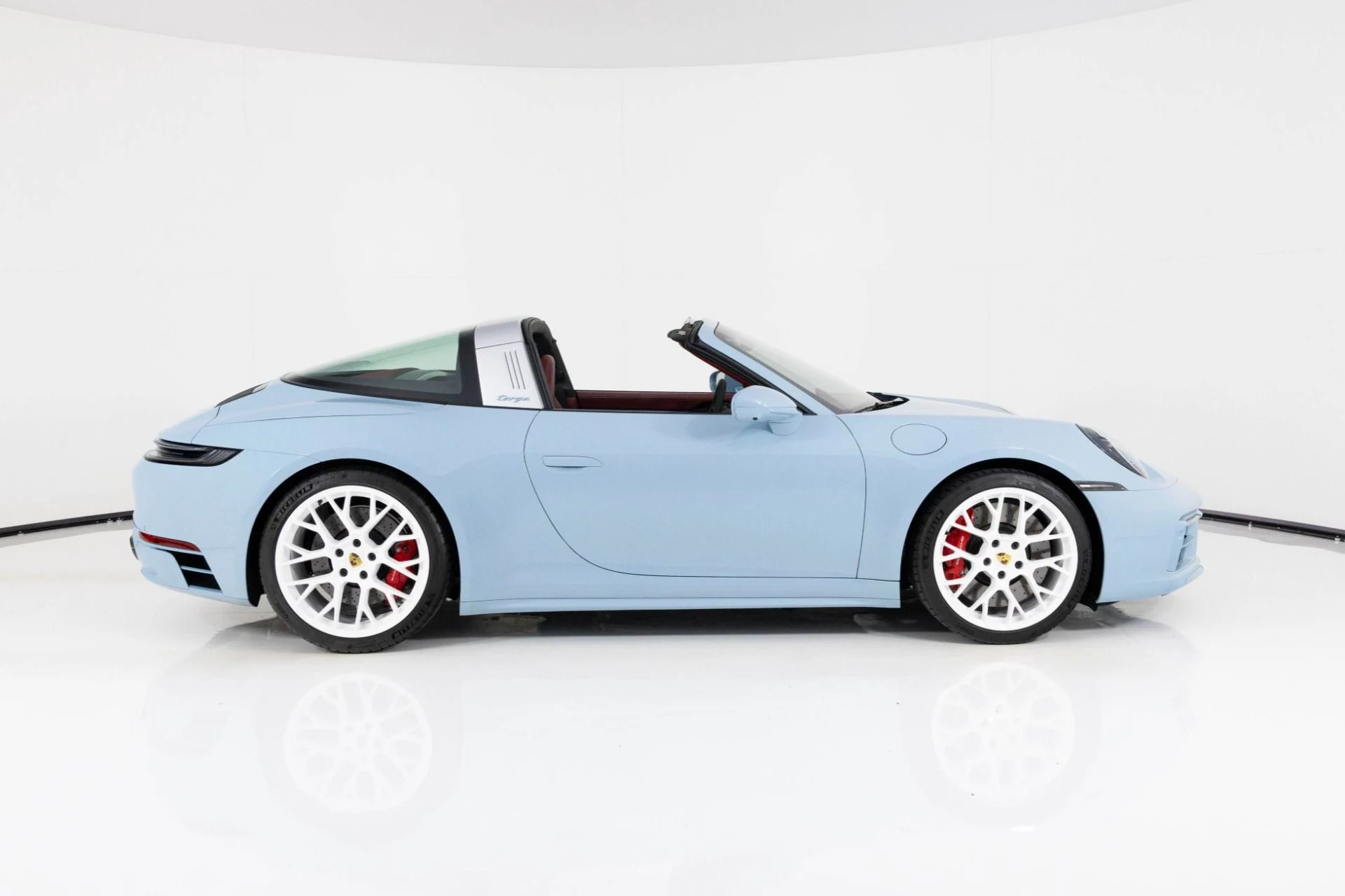 mph001_2450883262_Used_2023_Porsche_911_Targa_4_GTS_1762298414_344557fd3f