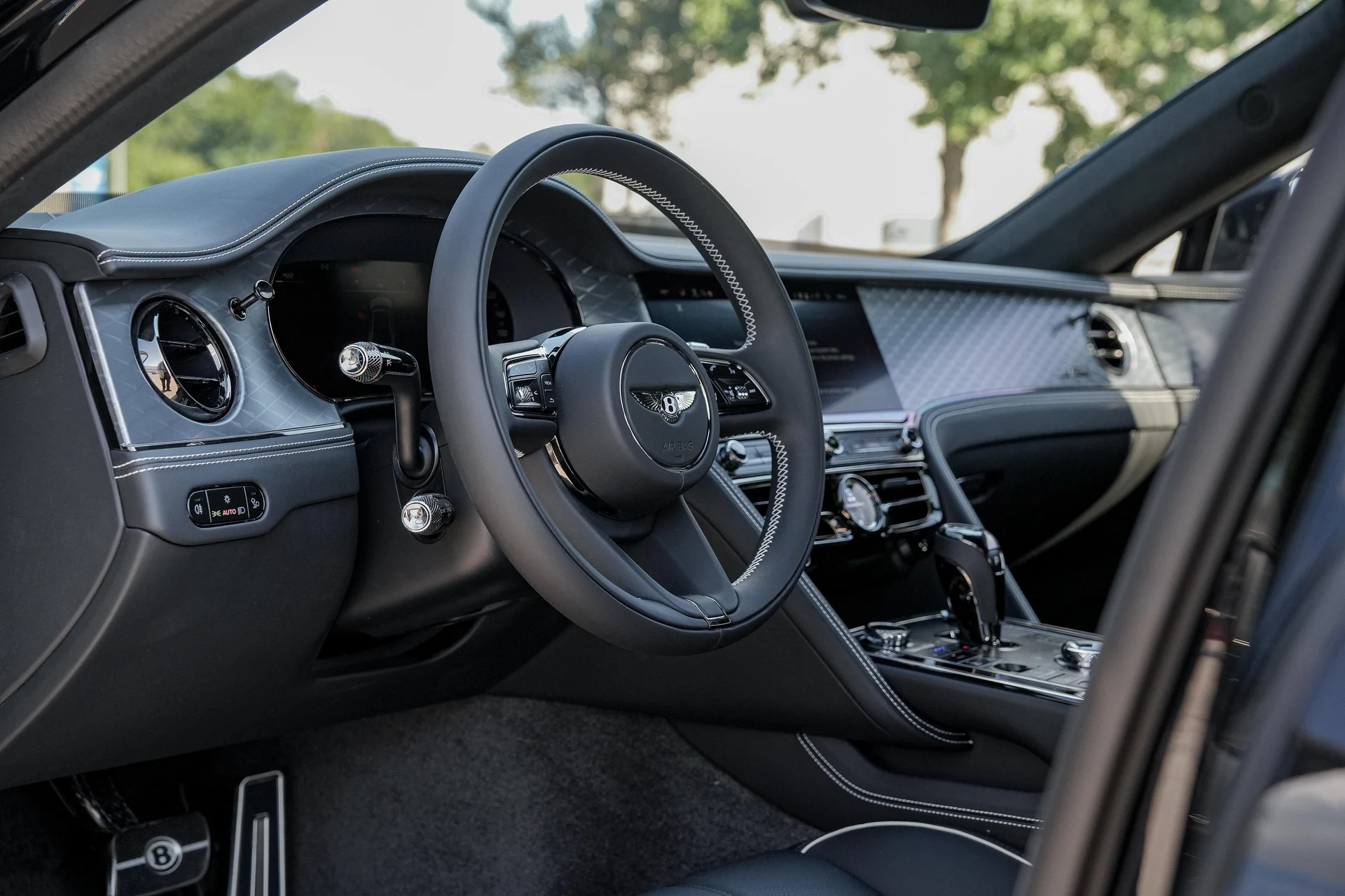 mph001_2452077042_Hi_Tech_Luxury_Imports_LLC_SCBBR_6_ZG_1_SC_022806_image_1_fb2f23b2d4