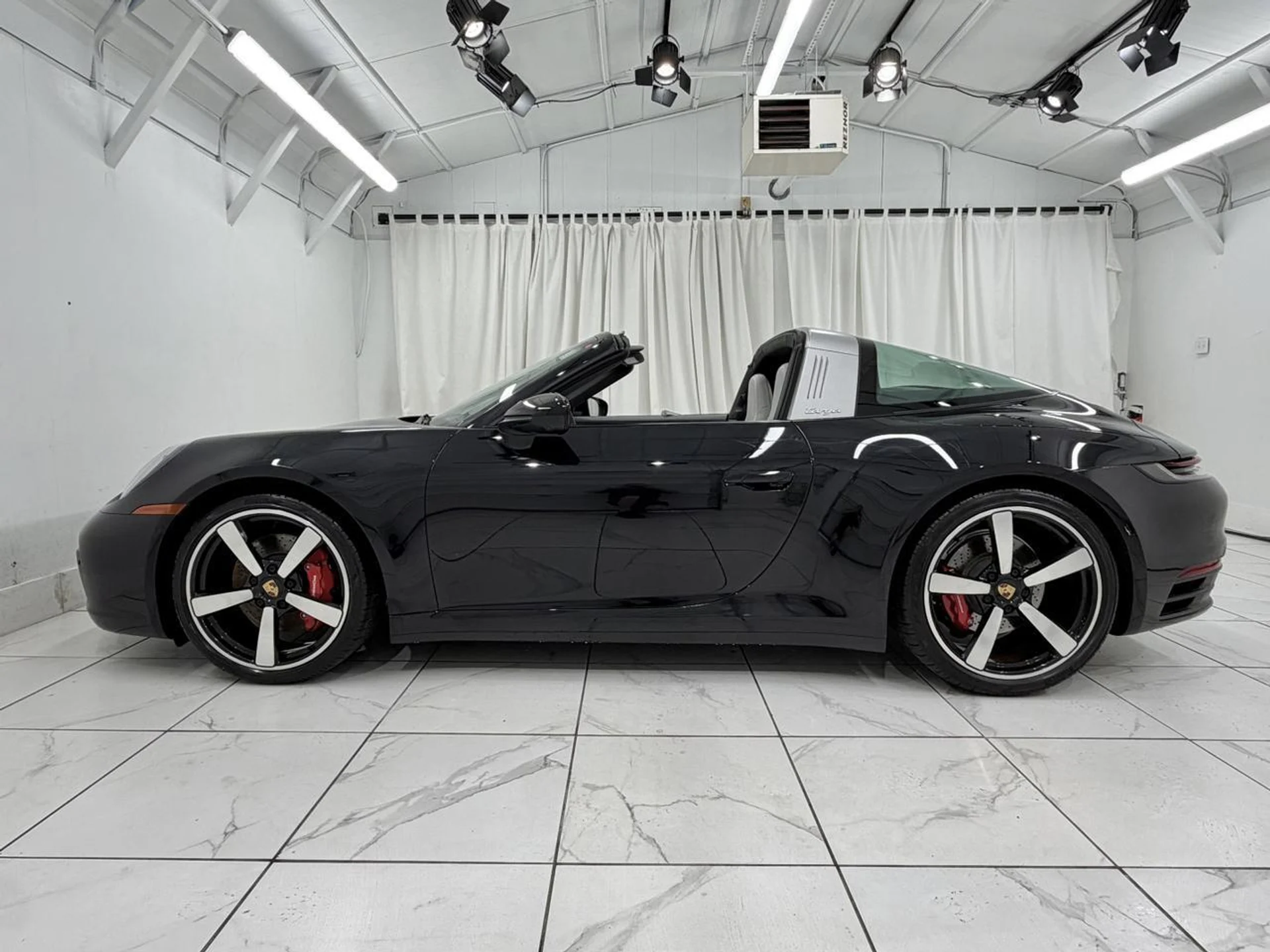 mph001_246507875_a0ae23deb0438b03c0f7d1f7cc074376_45c213e021