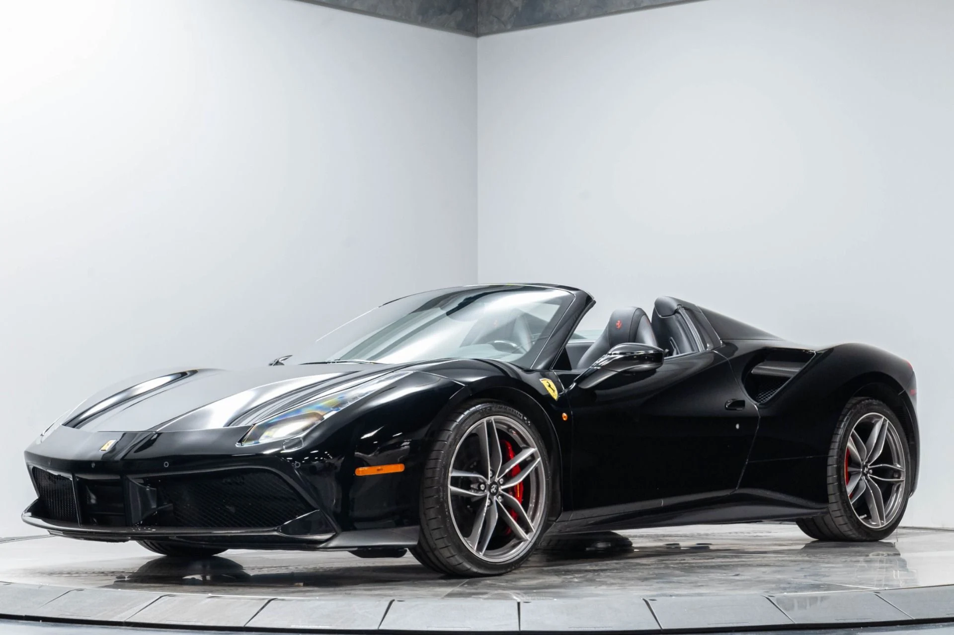 mph001_2465302223_Used_2016_Ferrari_488_Spider_Base_1785960922_6e83009e6f
