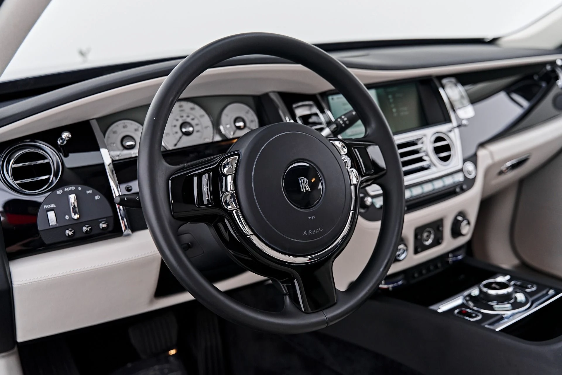 mph001_2466651847_Used_2016_Rolls_Royce_Ghost_Base_1791332908_958fe2b50a