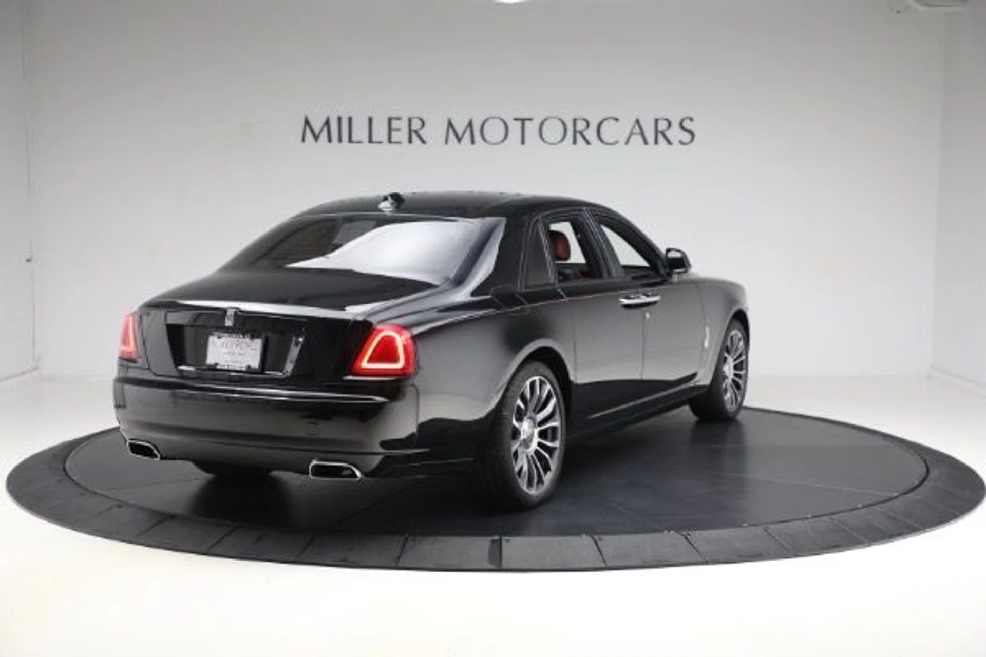 mph001_246740460_Used_2020_Rolls_Royce_Ghost_4b5d959192