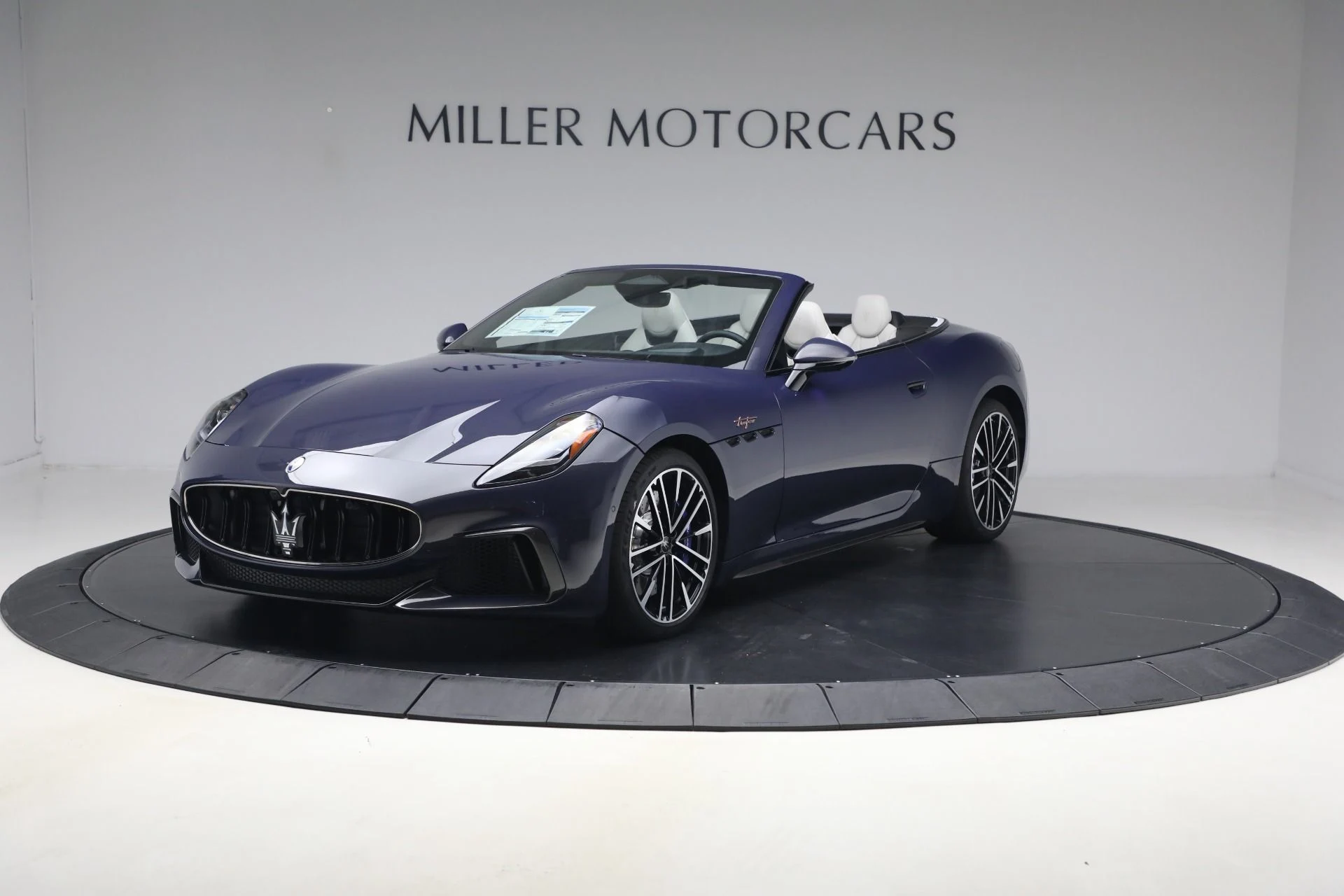 mph001_2468018905_New_2026_Maserati_Gran_Cabrio_Trofeo_1777995576_75a0a11430