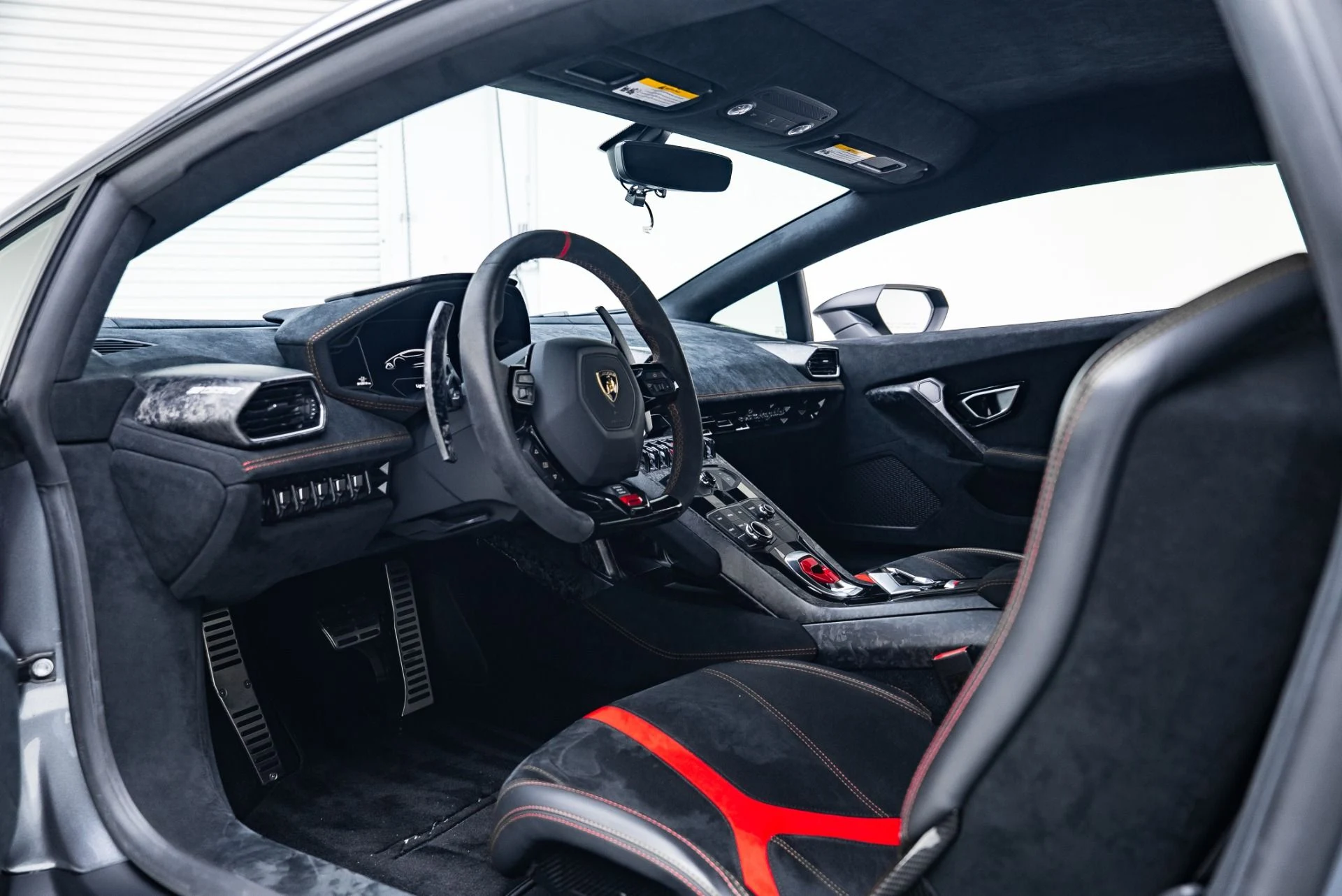 mph001_2469858707_Used_2018_Lamborghini_Huracan_LP_640_4_Performante_1765562514_388b5e334a