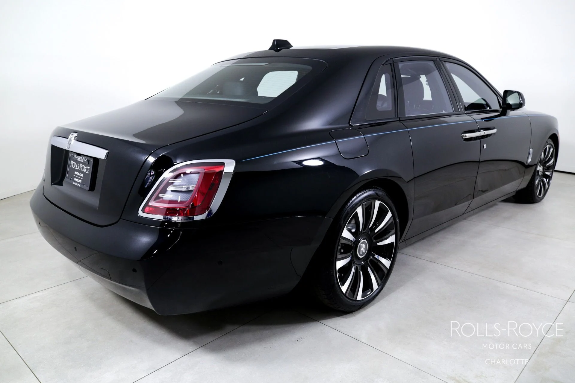mph001_2472836952_Used_2024_Rolls_Royce_Ghost_1746461568_0263b4777b