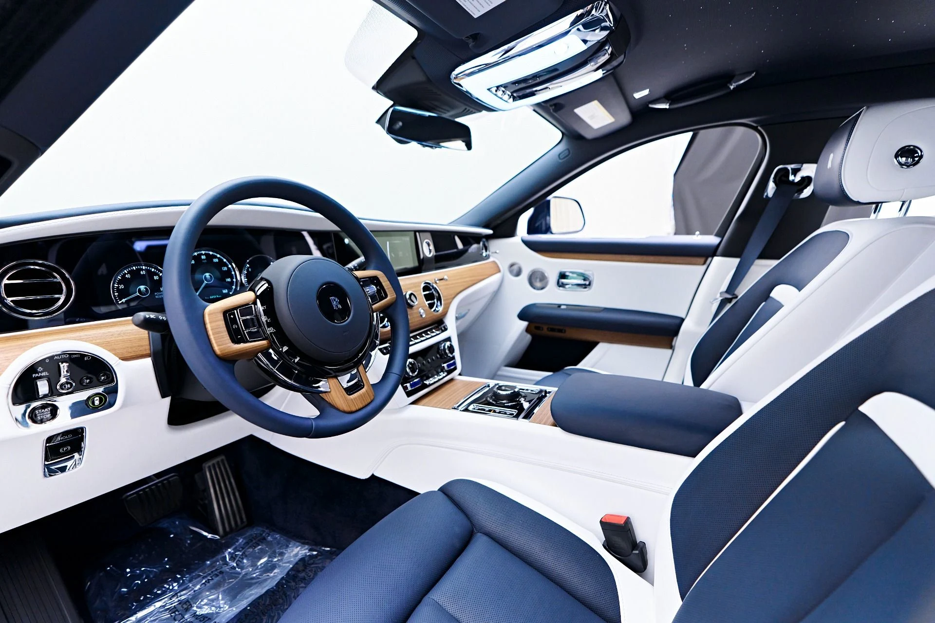 mph001_2474407974_Used_2023_Rolls_Royce_Ghost_1755200422_0e0347b0f1