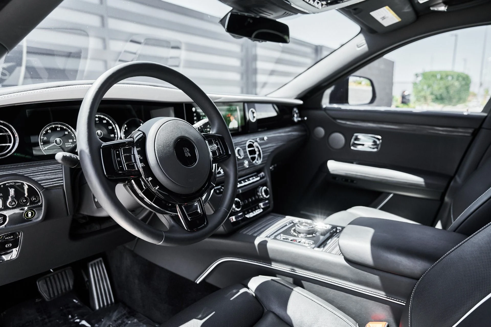 mph001_2477222737_Used_2023_Rolls_Royce_Ghost_Base_1781657286_de571826e6