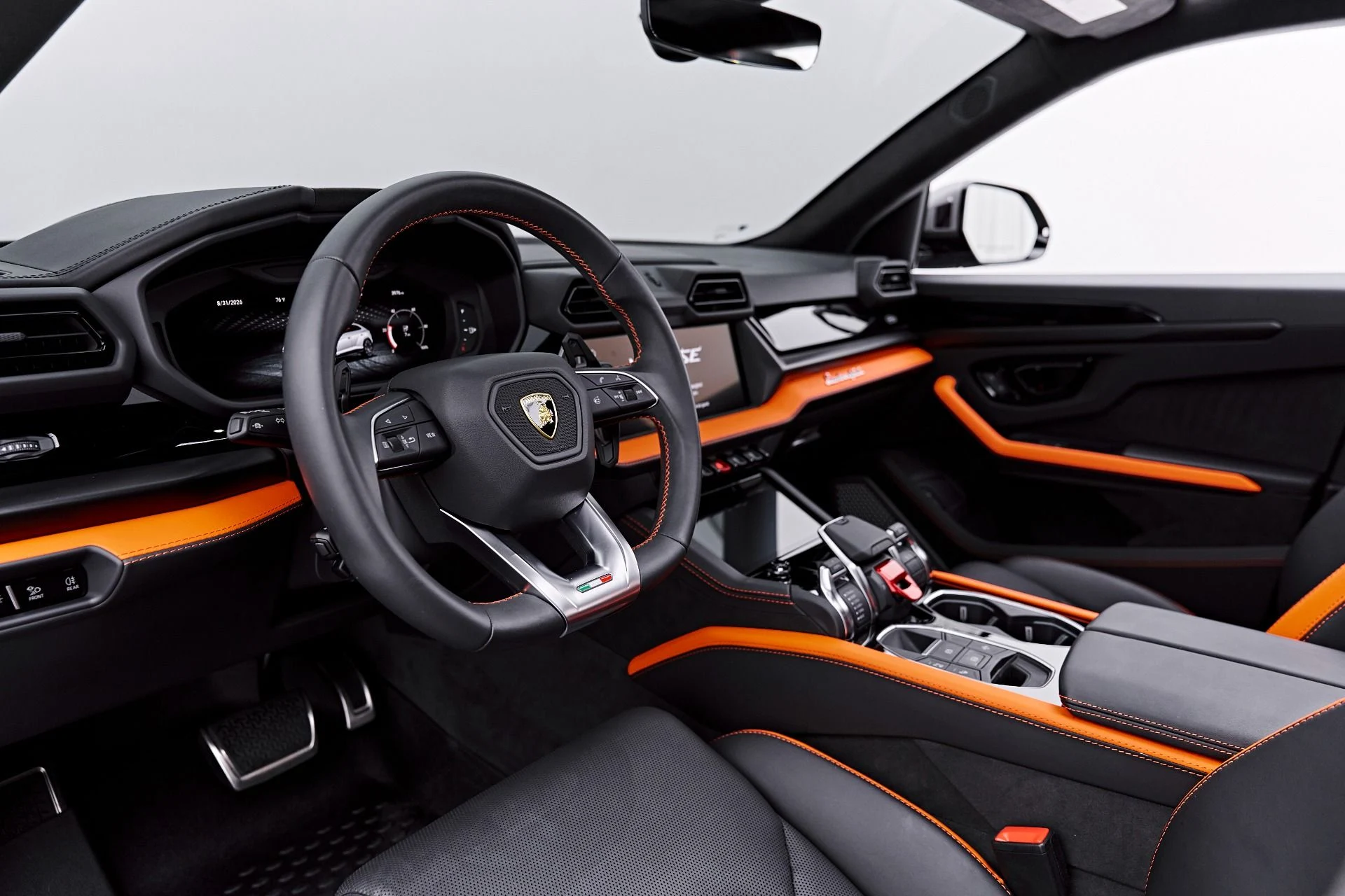 mph001_2493197270_Used_2025_Lamborghini_Urus_SE_1788282610_d28b5b7198