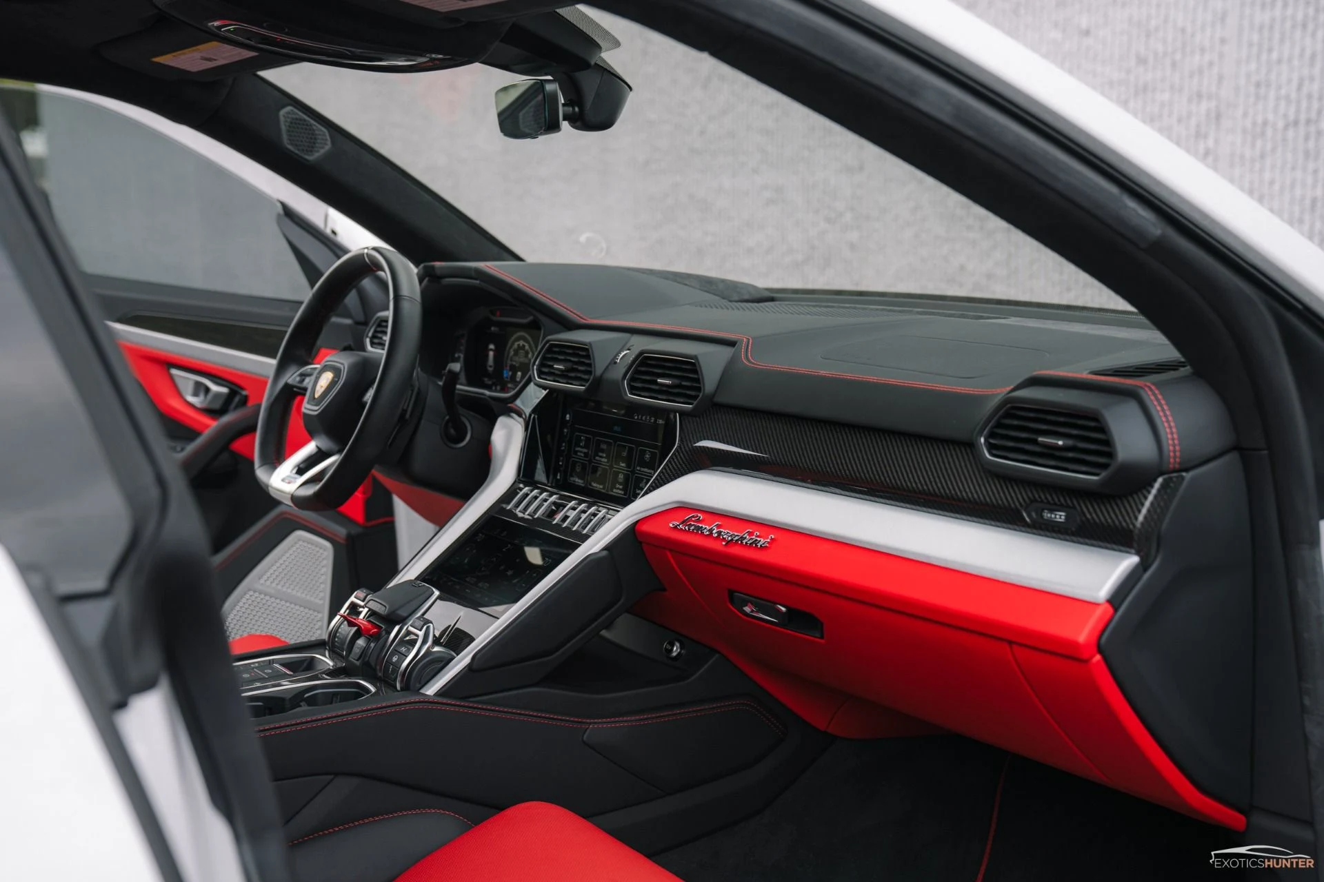 mph001_2494562510_Used_2021_Lamborghini_Urus_1762815107_fb9c22267a