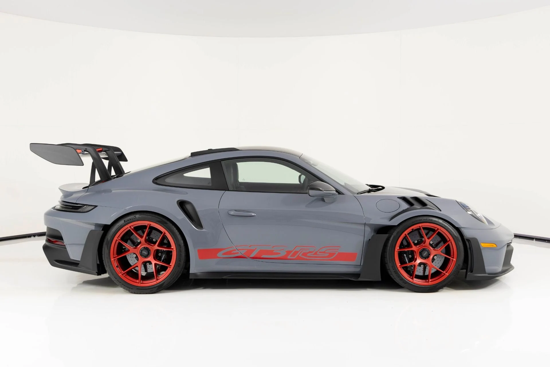 mph001_2518892223_Used_2024_Porsche_911_GT_3_RS_1759531841_676ddb66e9