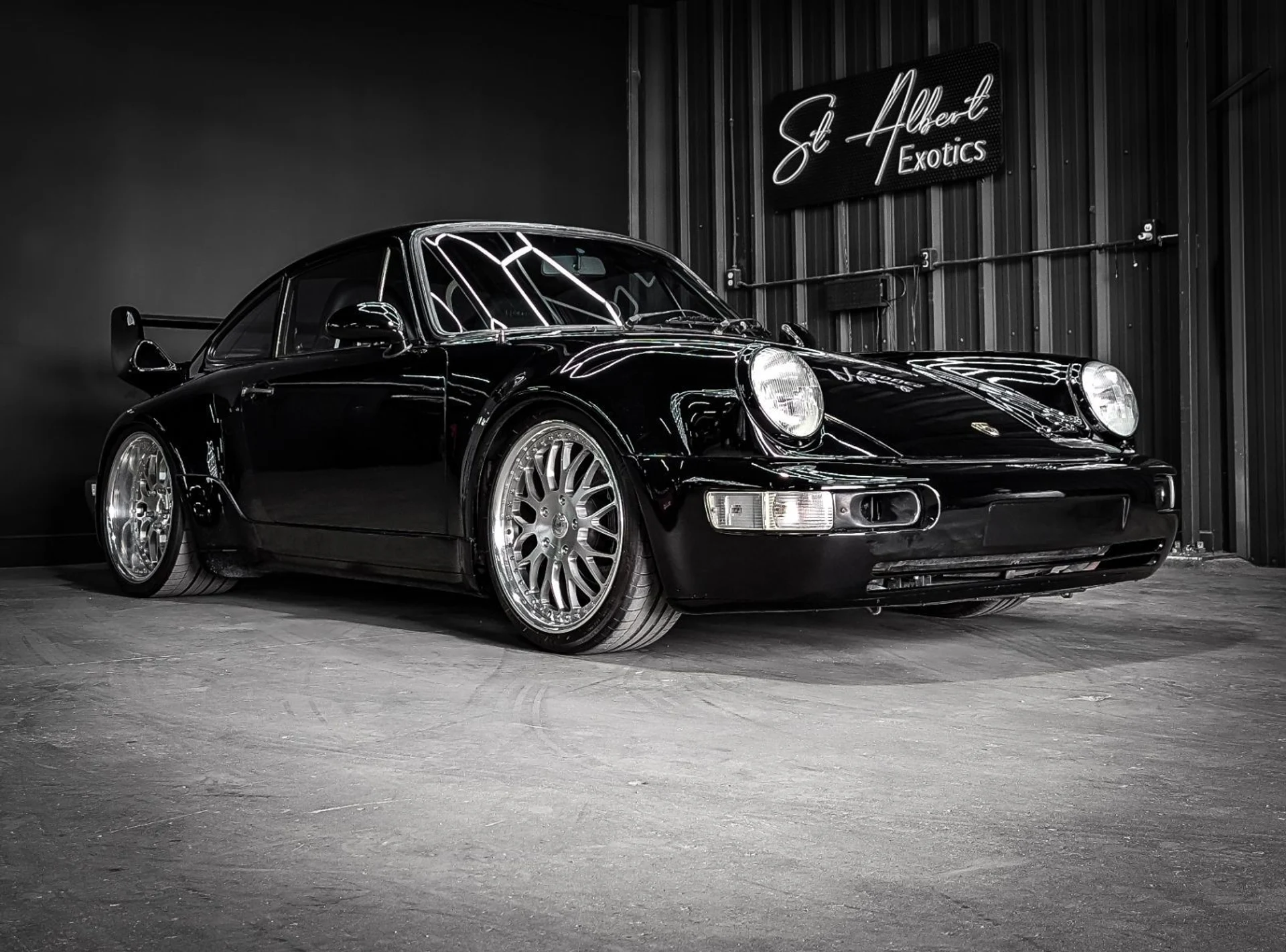 mph001_2522699607_36435187_07243_1979_porsche_911_079_5dc2ccd28c