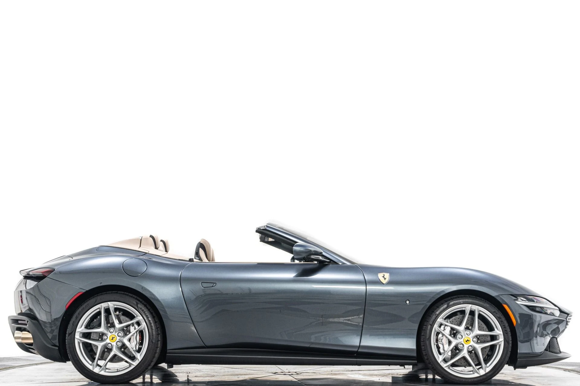 mph001_2525410859_Used_2025_Ferrari_Roma_Spider_As_New_Magneride_Suspension_Loaded_with_Tech_Options_1783606945_78ae6afe22