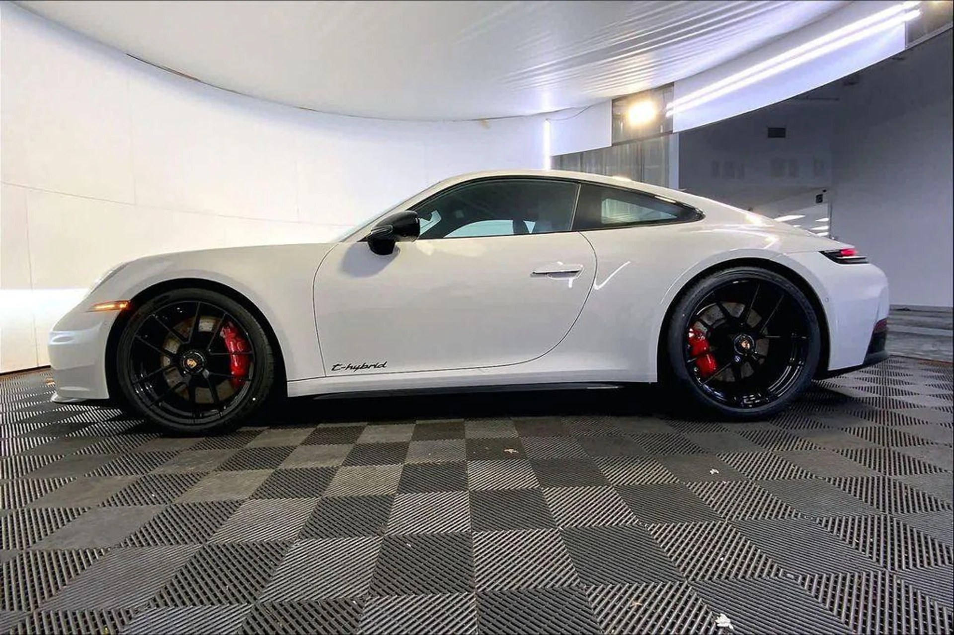 mph001_2540069844_vyc_Bm_Fk_Cy_ARJ_t_Etx3_Rk_TC_Nf_Os_6809c3228d