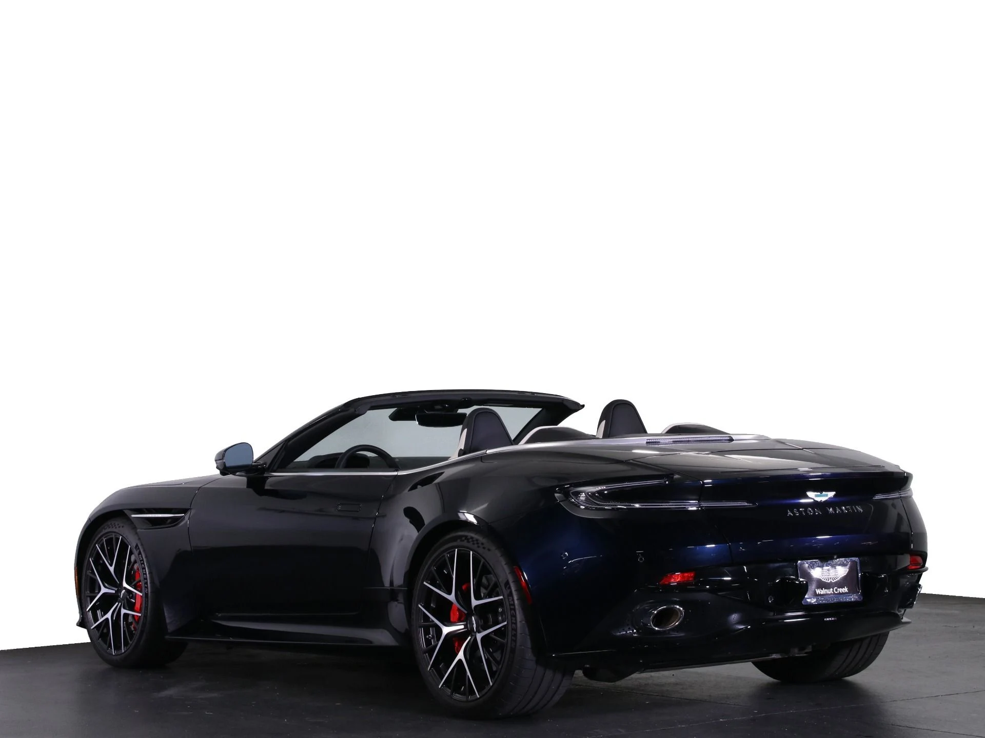 mph001_2544049370_Used_2025_Aston_Martin_DB_12_Volante_1758482753_68ac0c7cc2