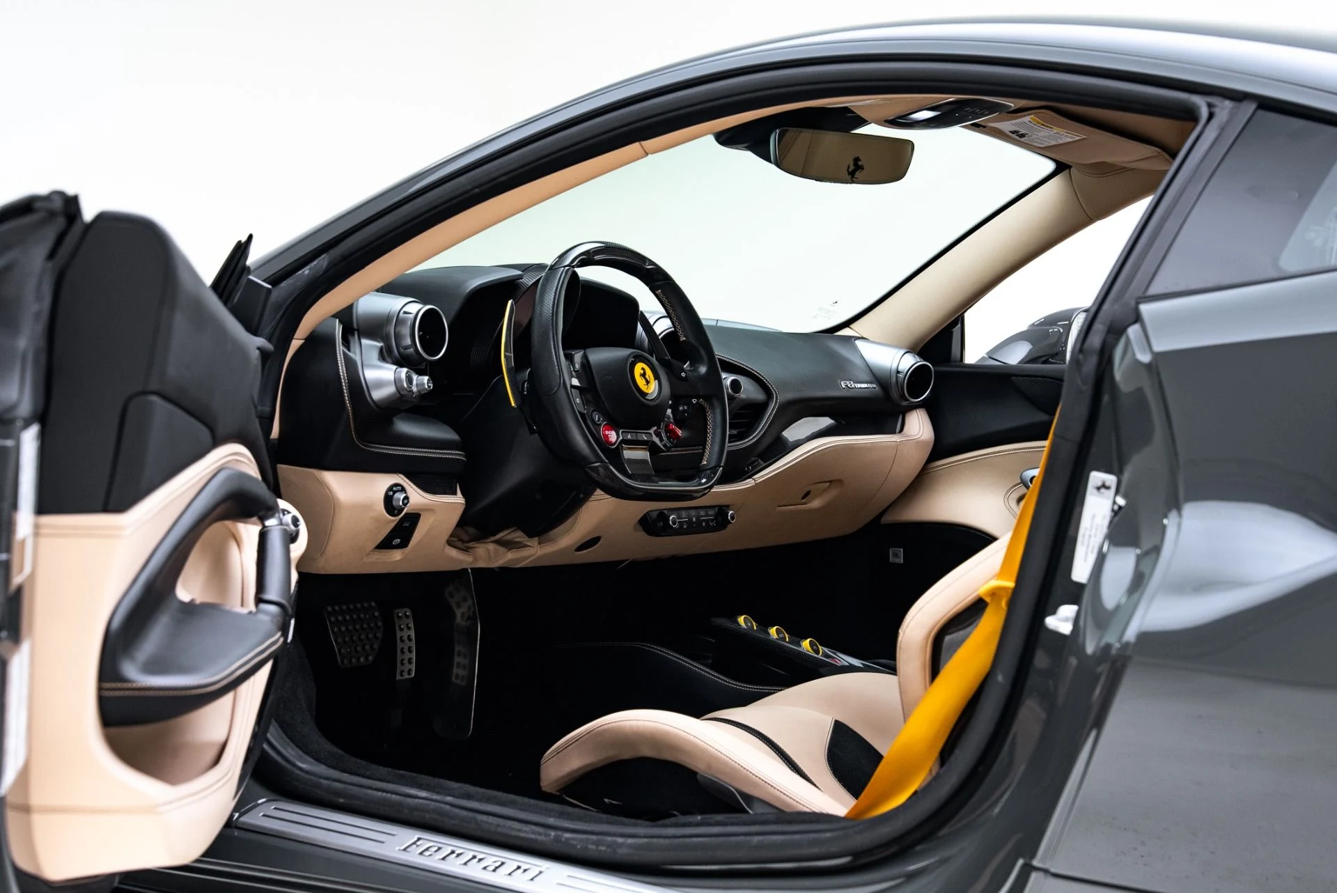 mph001_2555664905_Used_2022_Ferrari_F8_Tributo_1775088257_8ae909b1dc