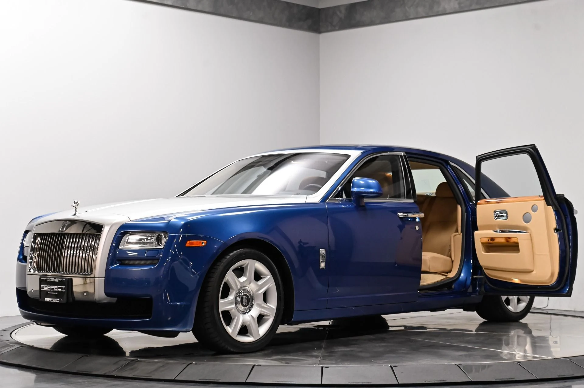 mph001_2558877801_Used_2012_Rolls_Royce_Ghost_Base_1791906274_fd51415d15