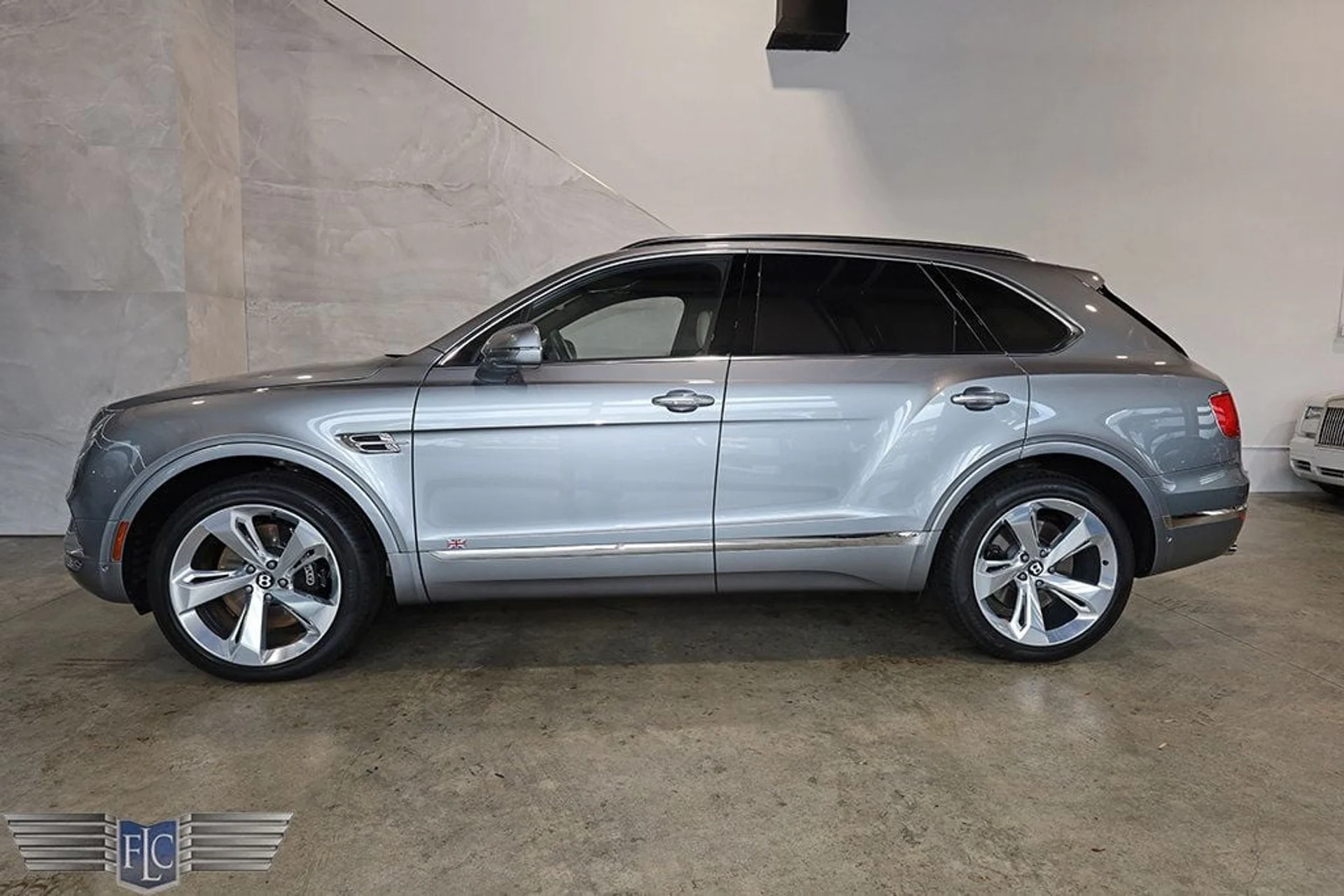 mph001_2559036921_used_2018_bentley_bentayga_onyxeditionawd_9689_22935440_2_1024_a27b39337f